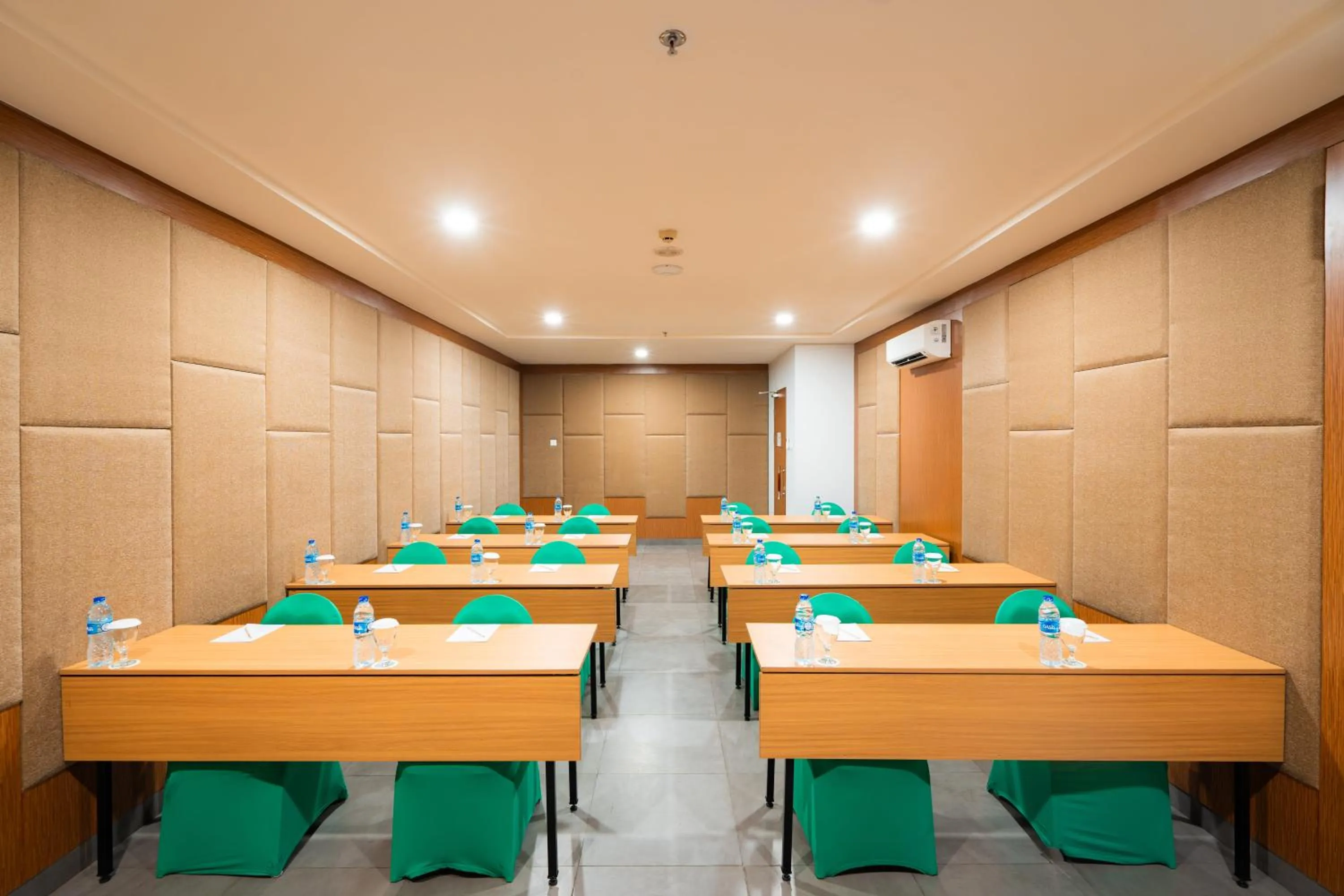 Meeting/conference room in Swiss-Belexpress Kuta Legian