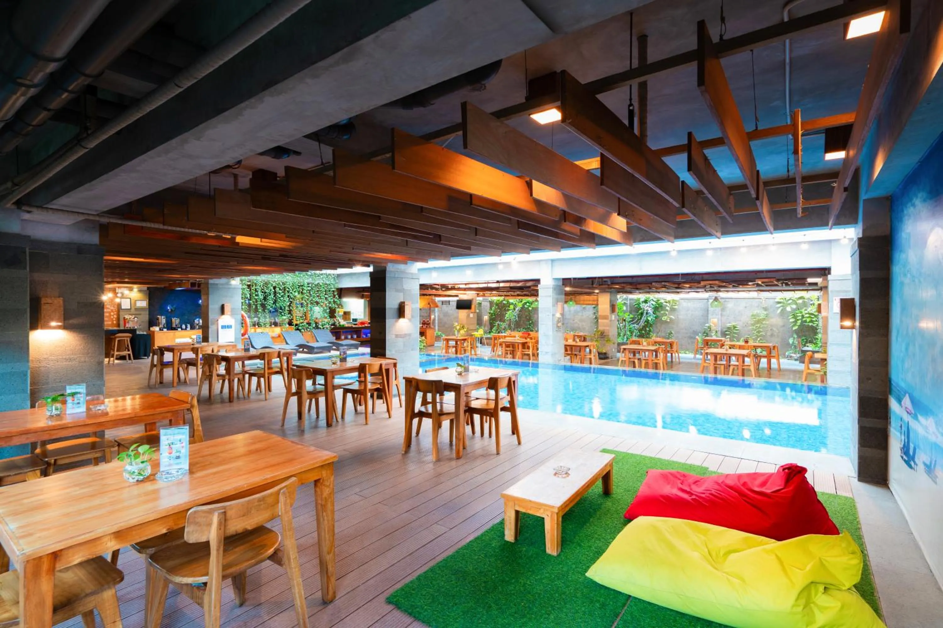 Seating area in Swiss-Belexpress Kuta Legian