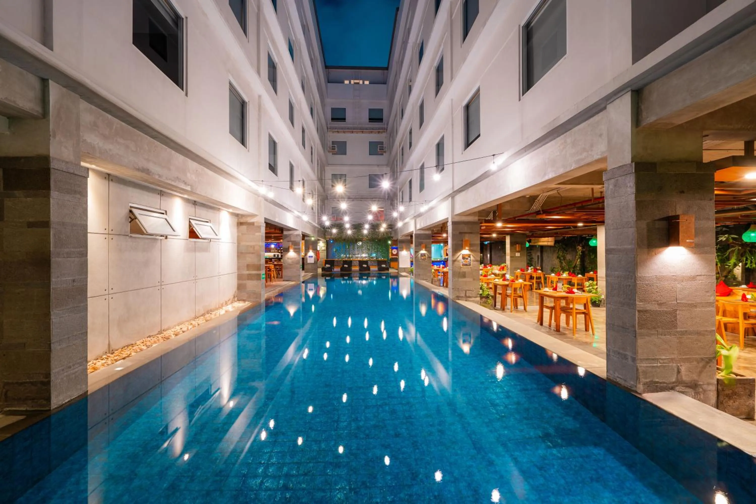 Pool view in Swiss-Belexpress Kuta Legian