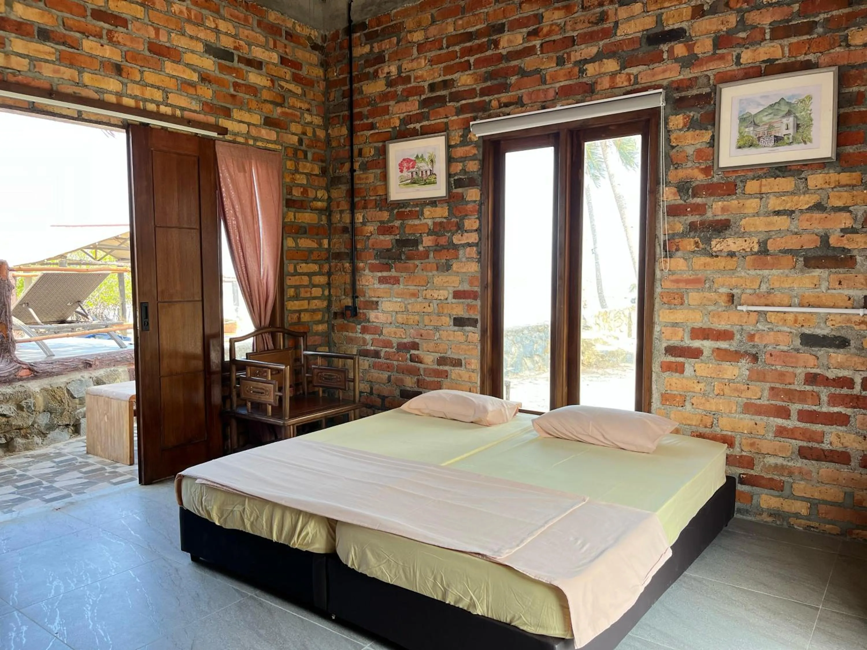 Bed in LooLa Adventure Resort