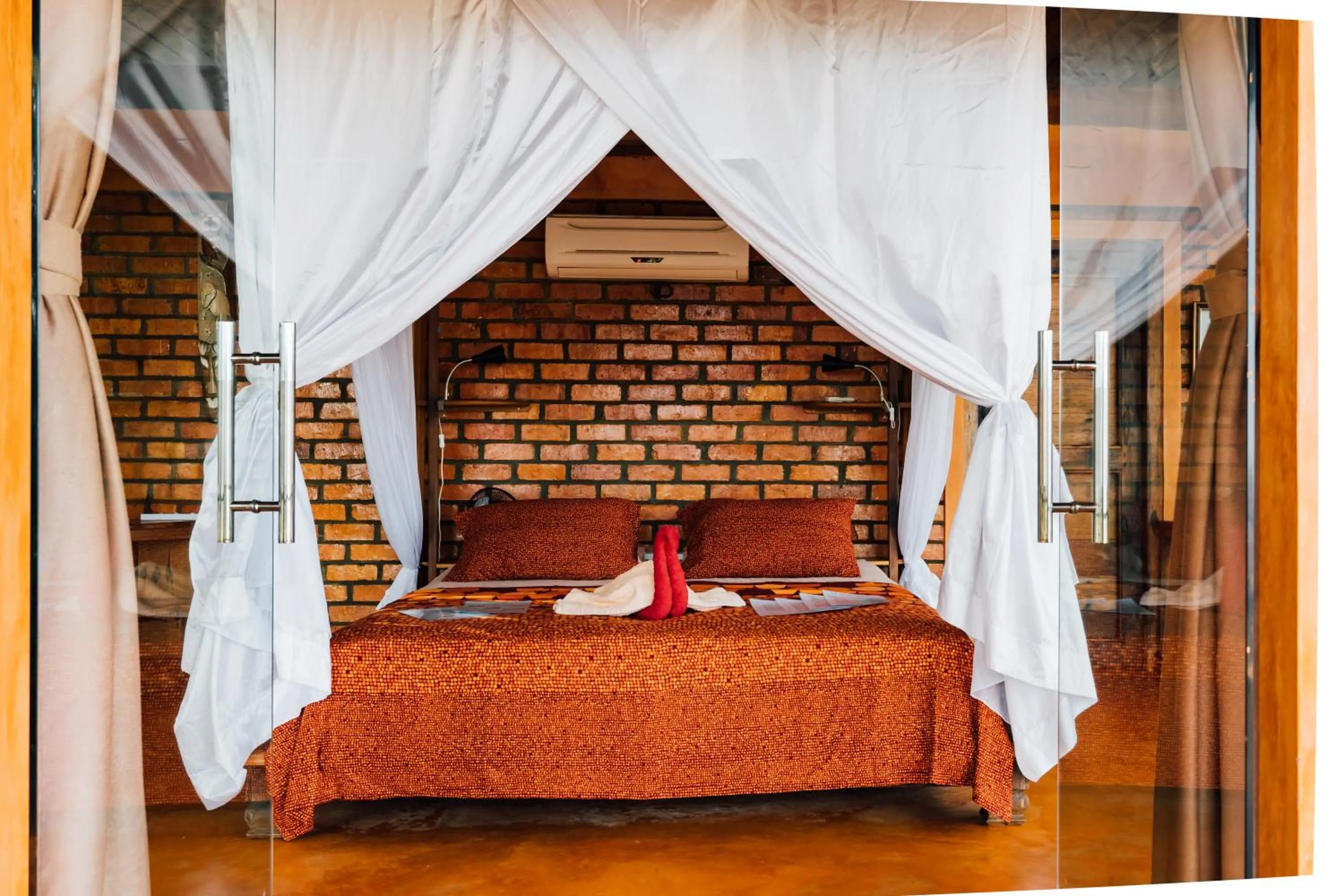 Bed in LooLa Adventure Resort