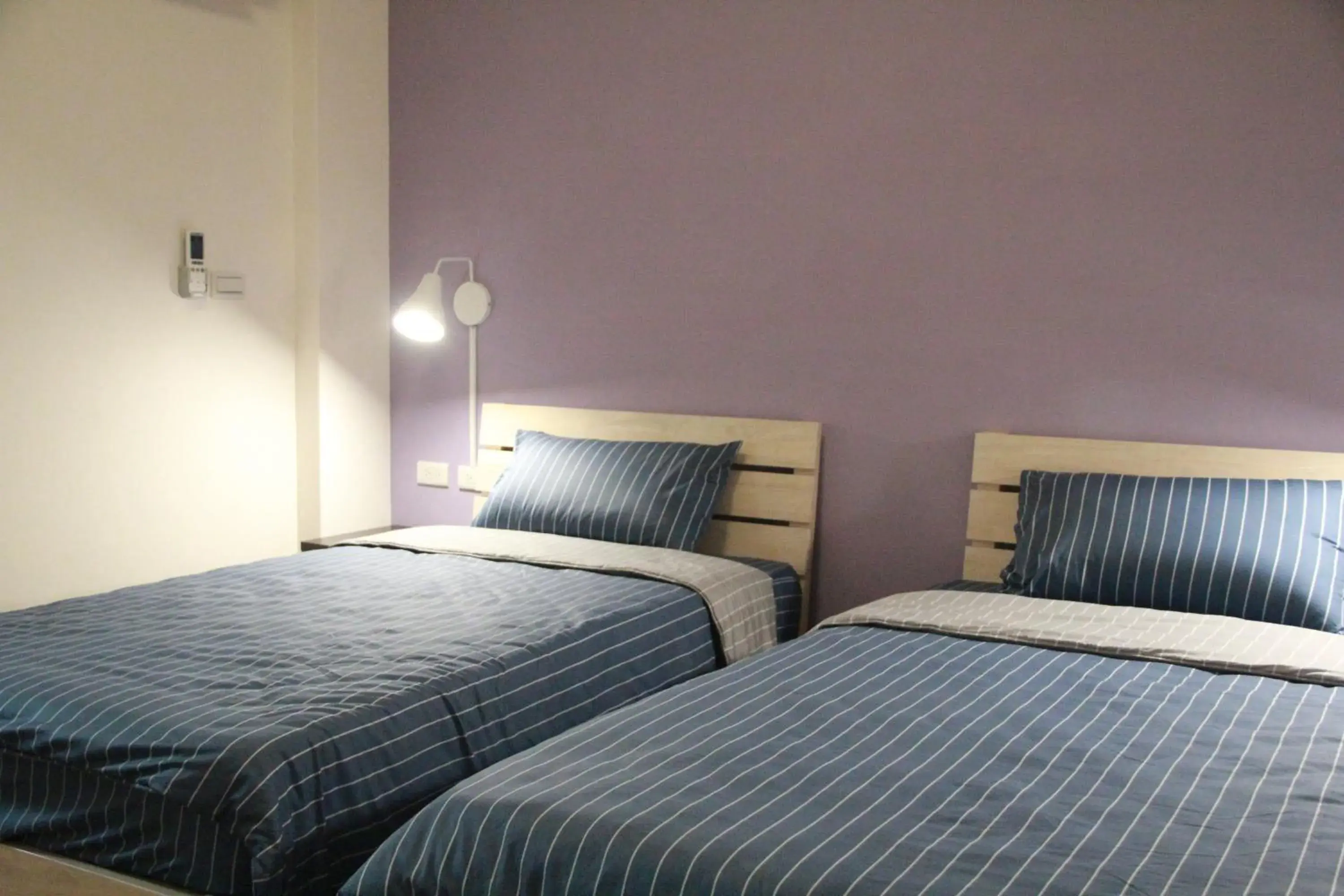 Twin Room in Little Weekend Inn Twin Room in Little Weekend Inn