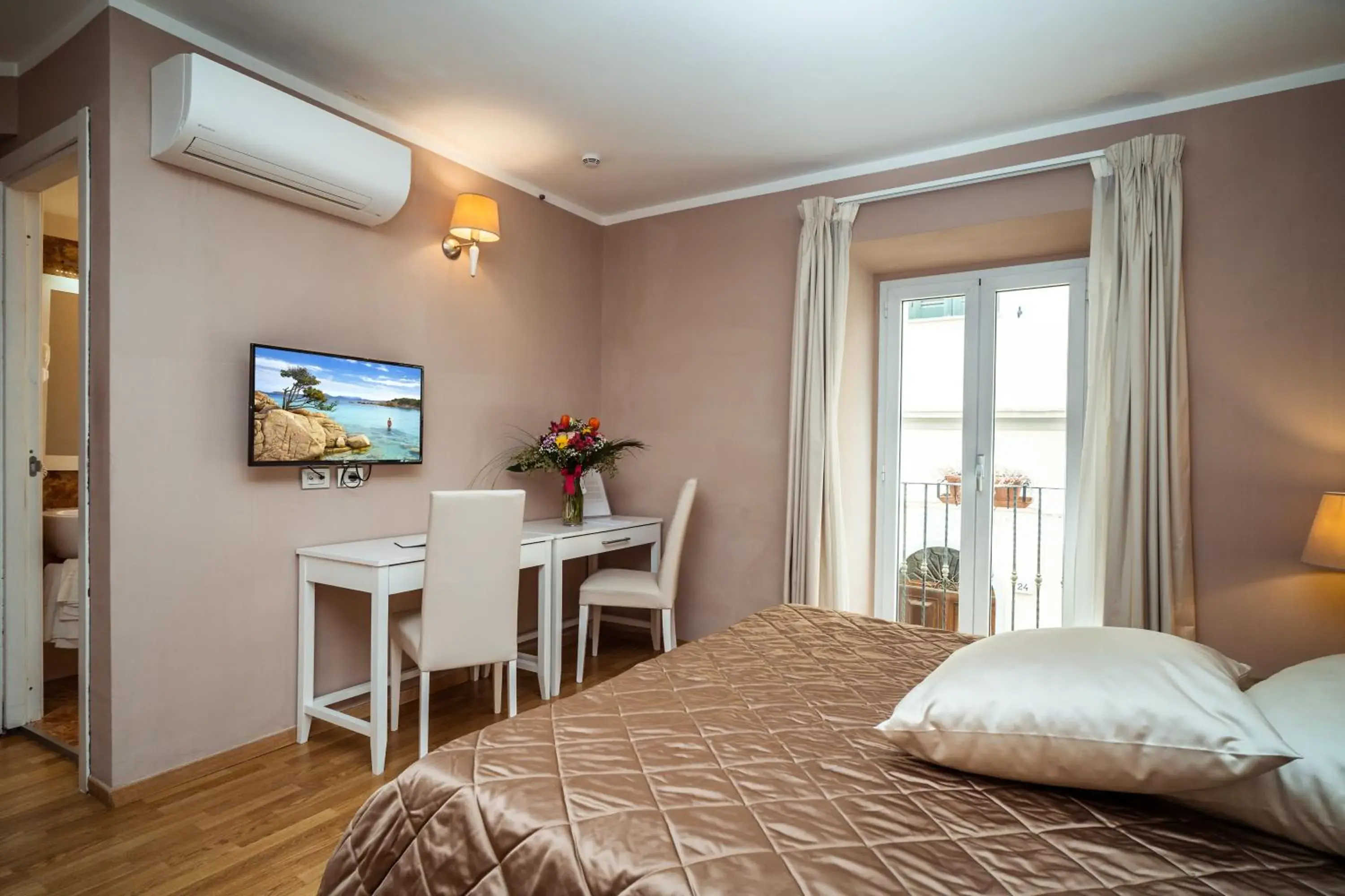 Standard Family Room in Hotel Centrale Standard Family Room in Hotel Centrale