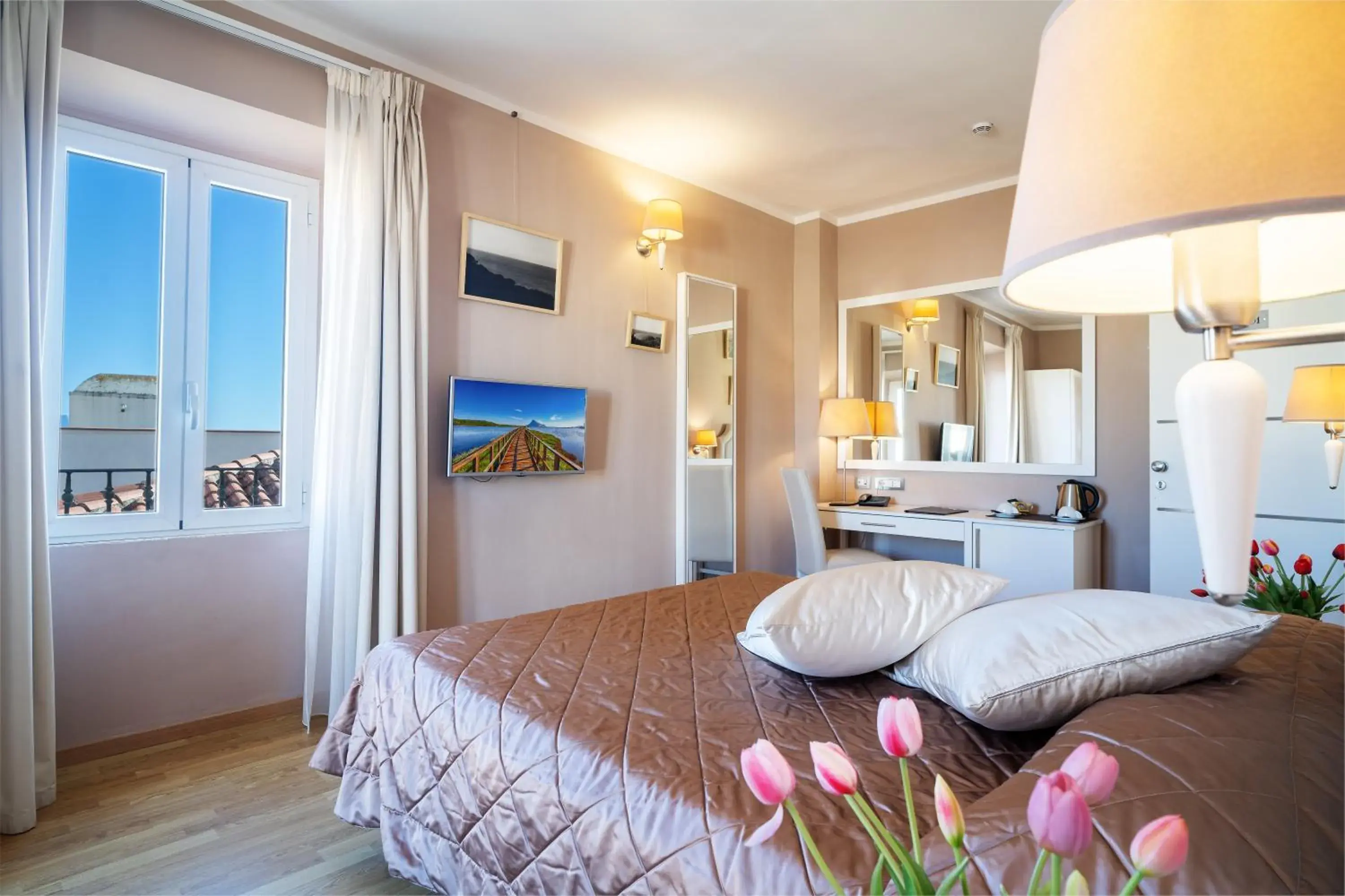 Superior Double Room with Balcony in Hotel Centrale Superior Double Room with Balcony in Hotel Centrale