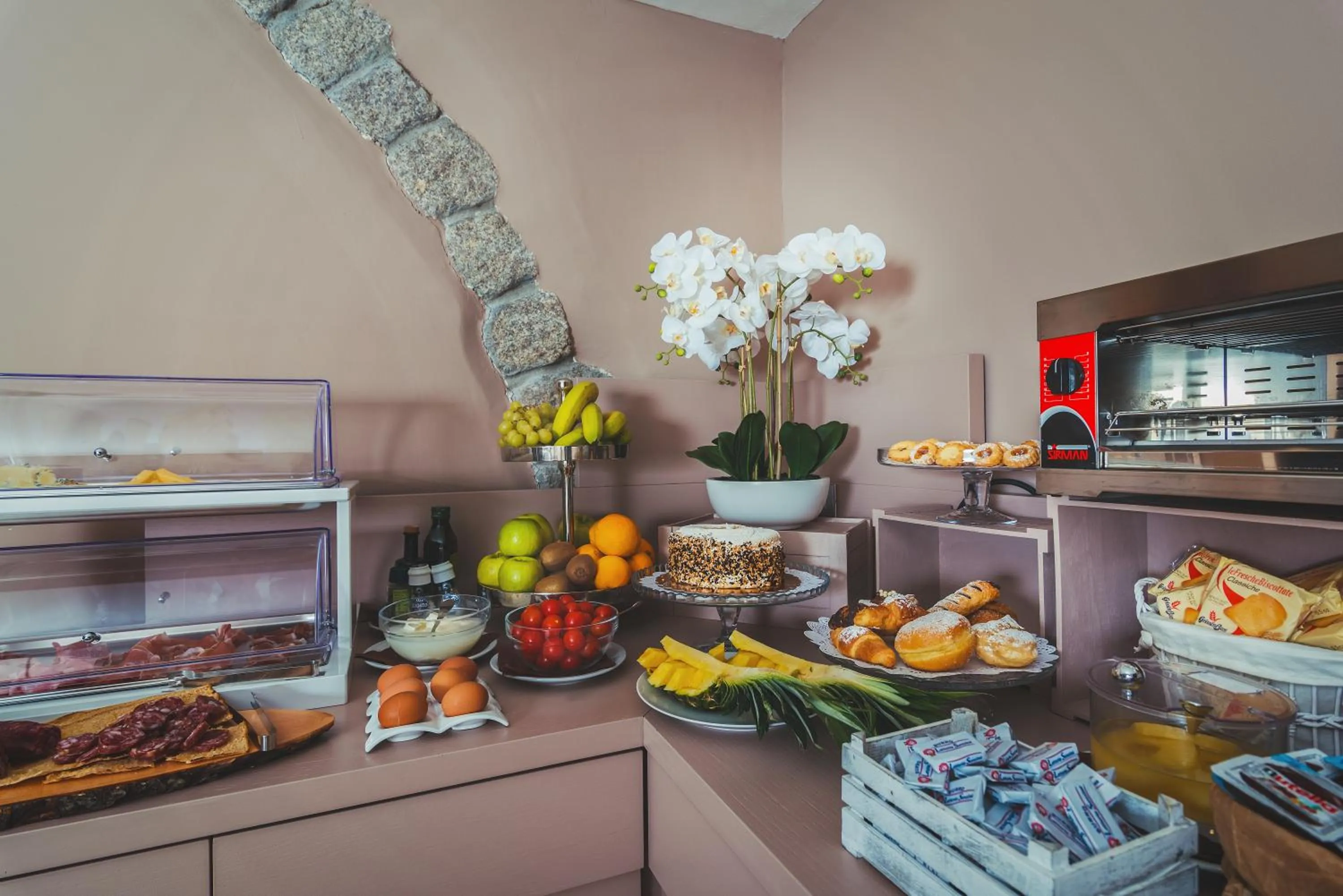 Restaurant/places to eat in Hotel Centrale