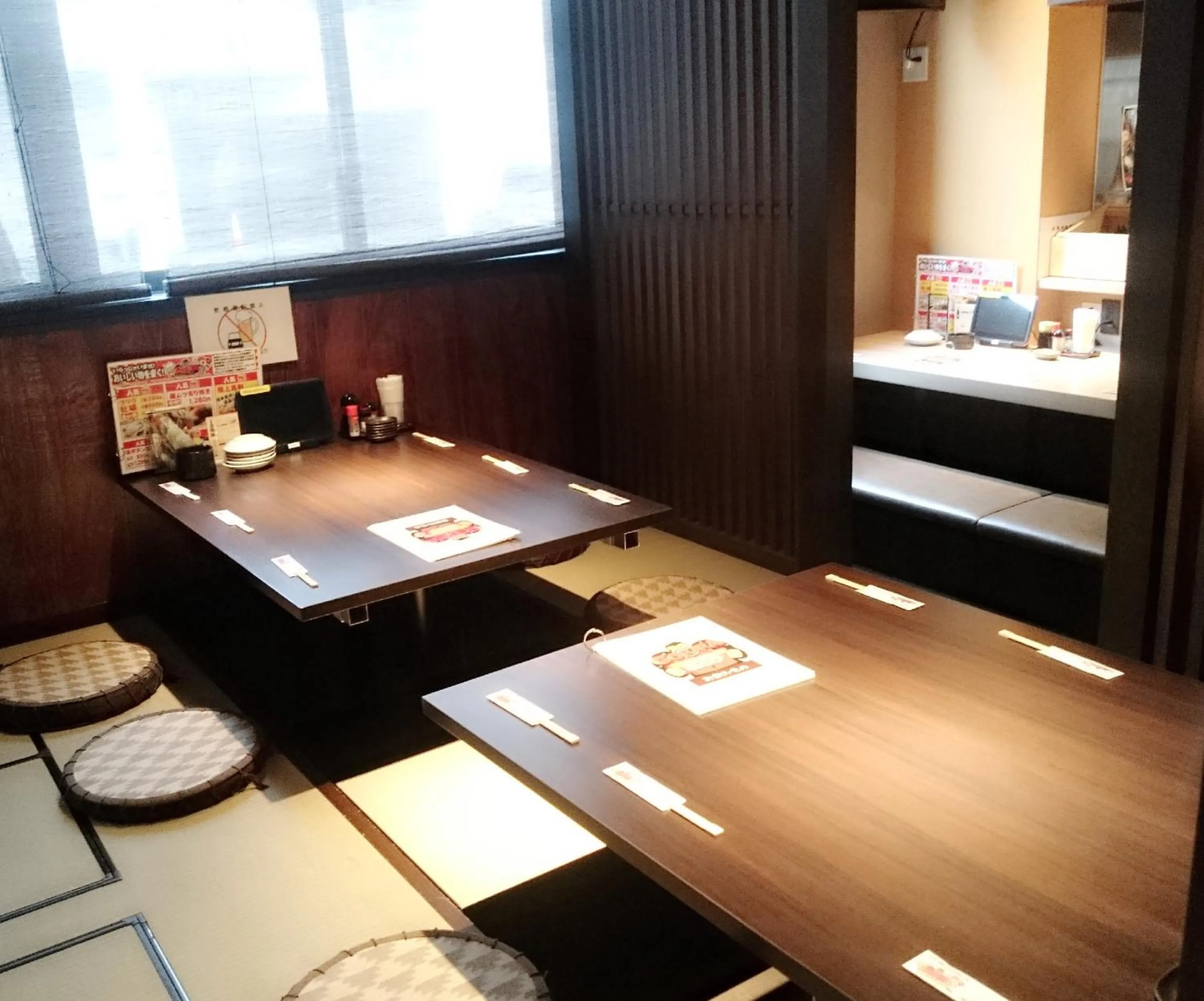 Restaurant/places to eat, Bed in Queens Hotel Chitose