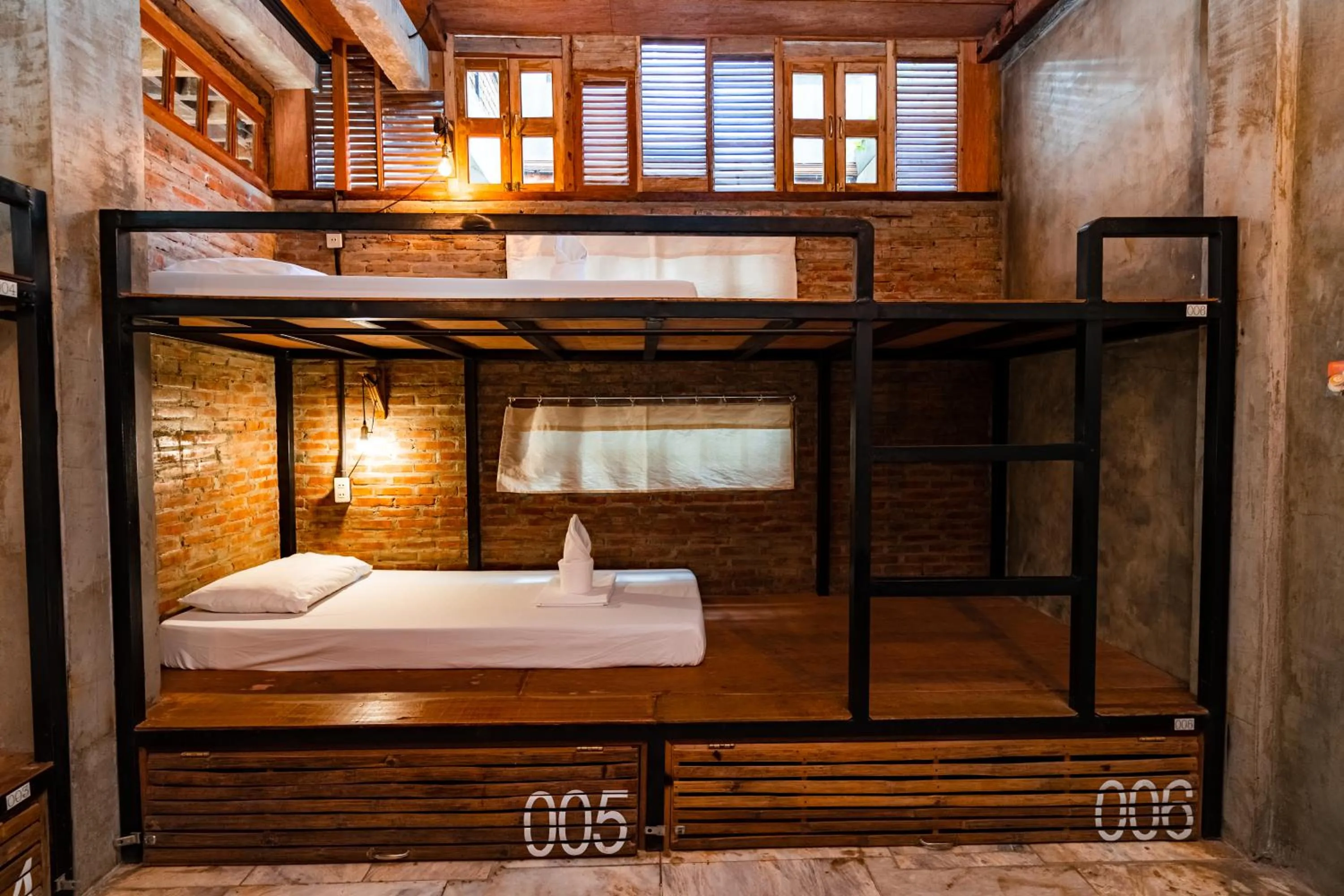 bunk bed, Bed in The Flying Fish Hostel