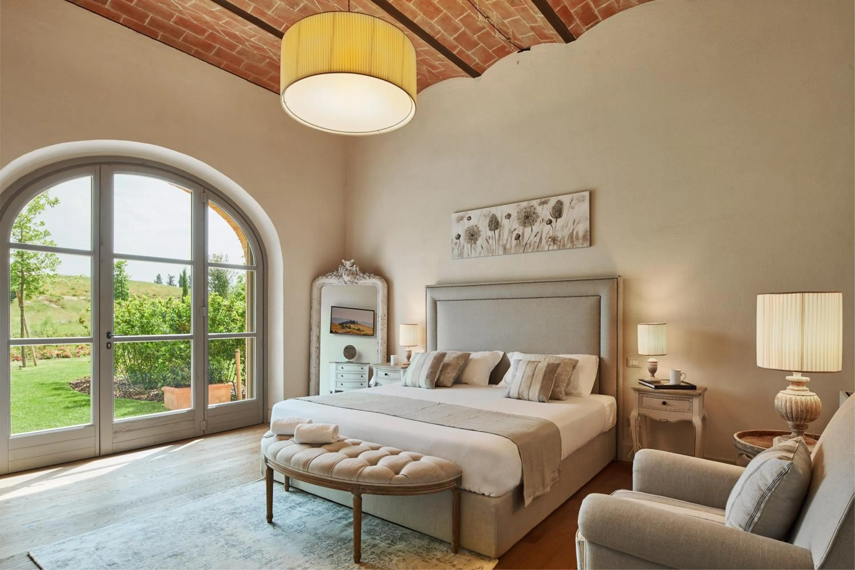 Property building, Bed in Castelfalfi