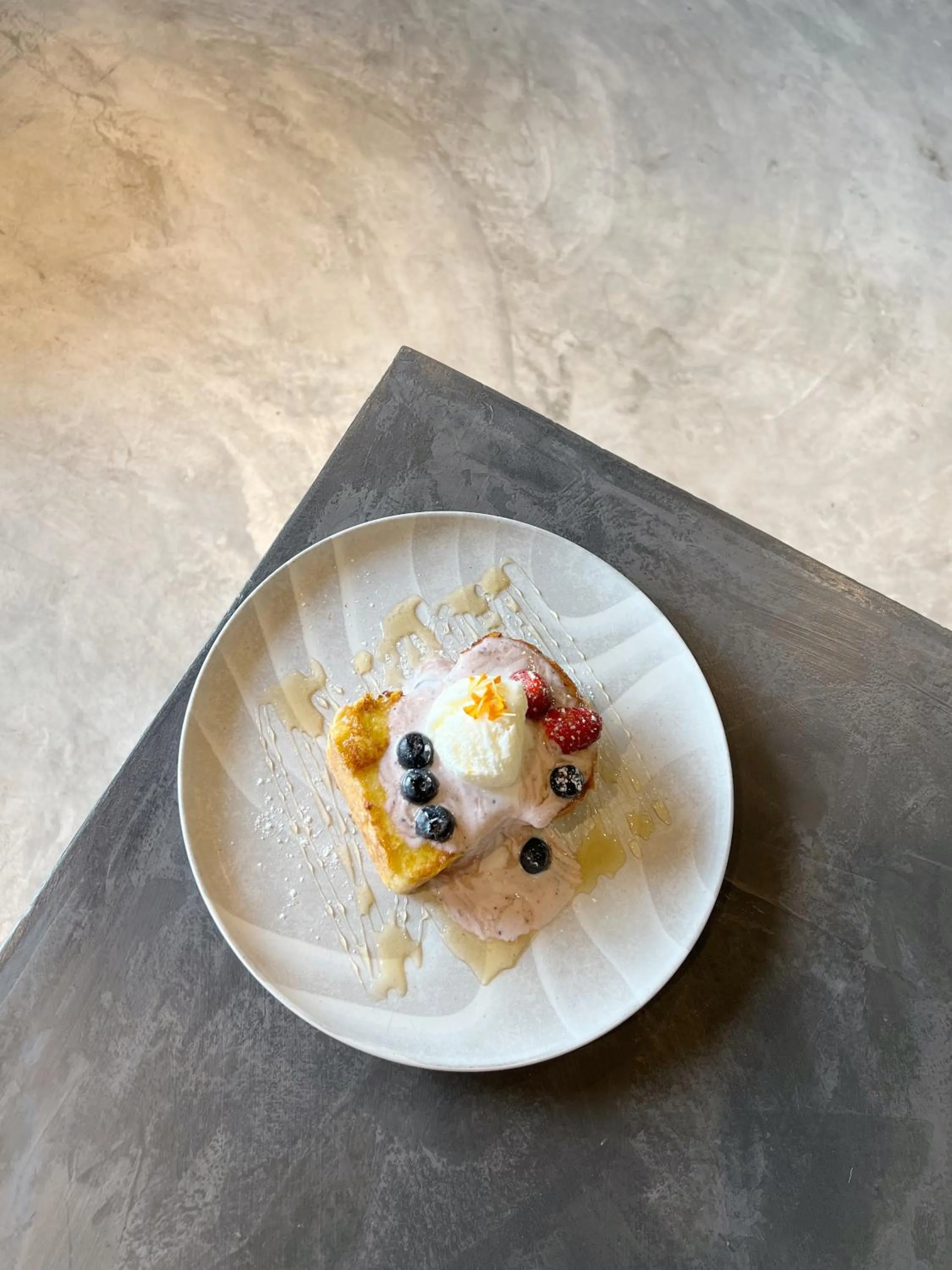 Restaurant/places to eat in Vvip Hotel