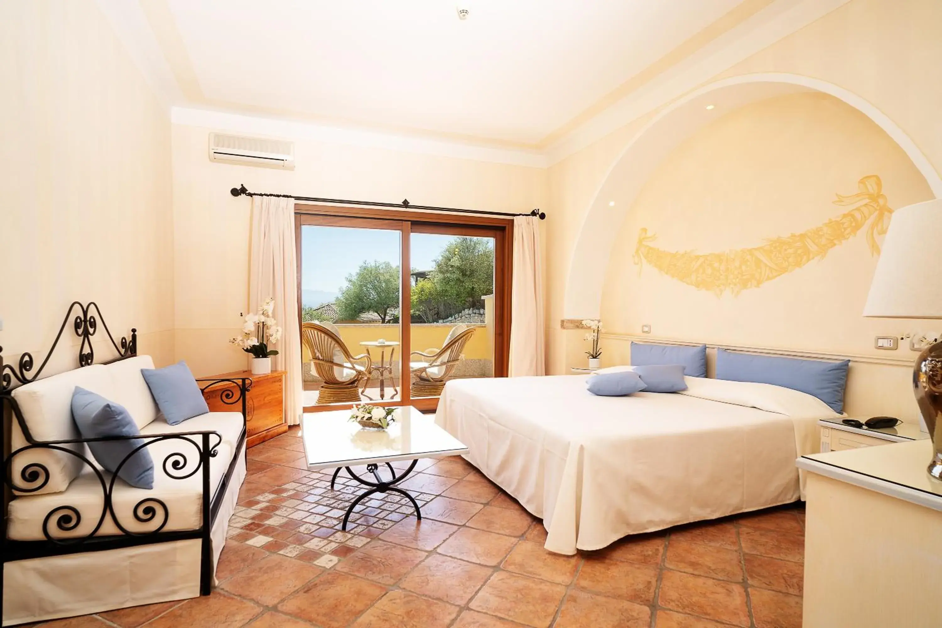 Superior Quadruple Sea View in LH Hotel Pozzo Sacro Superior Quadruple Sea View in LH Hotel Pozzo Sacro