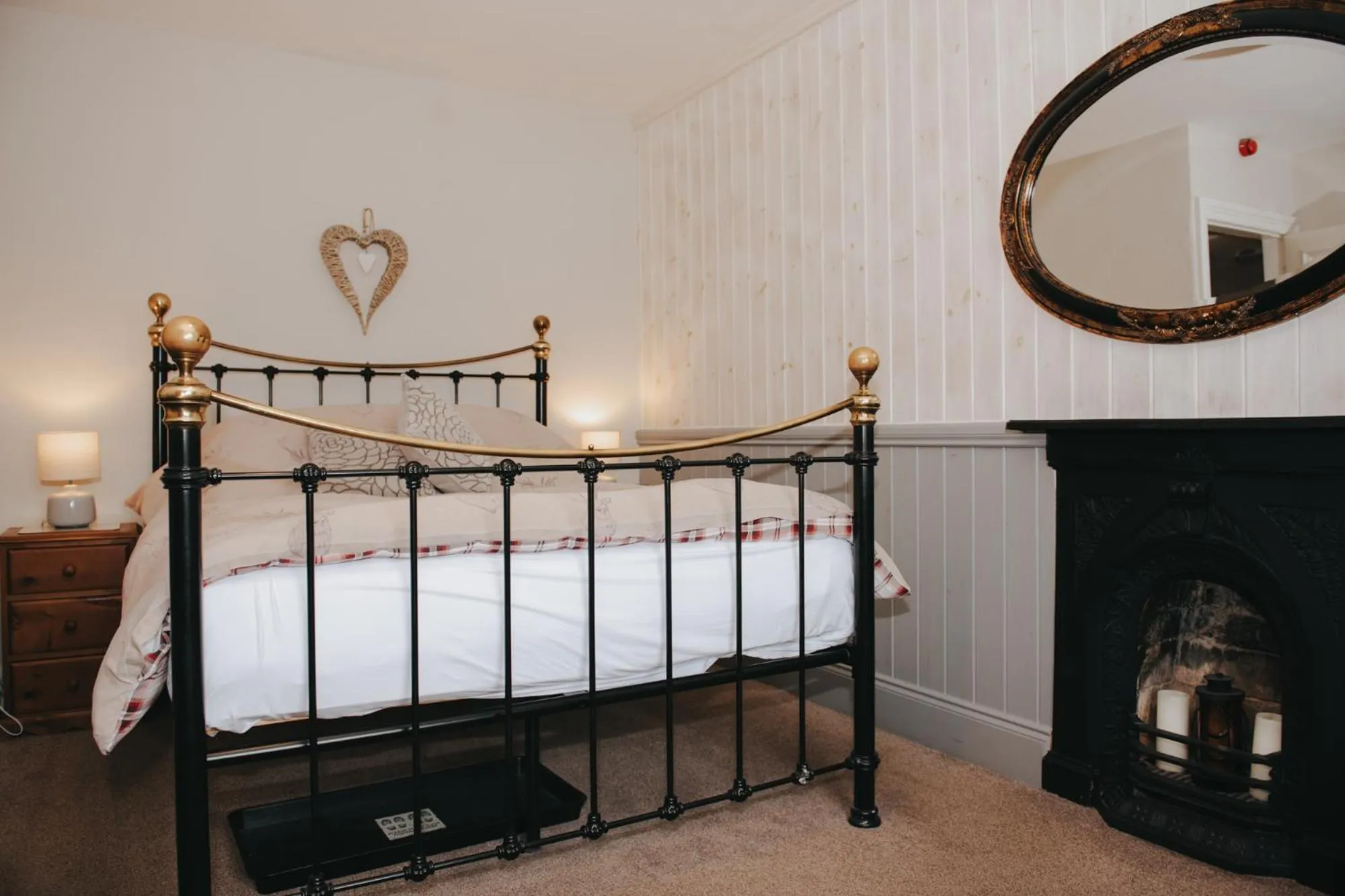 Bed in The Street Head Inn