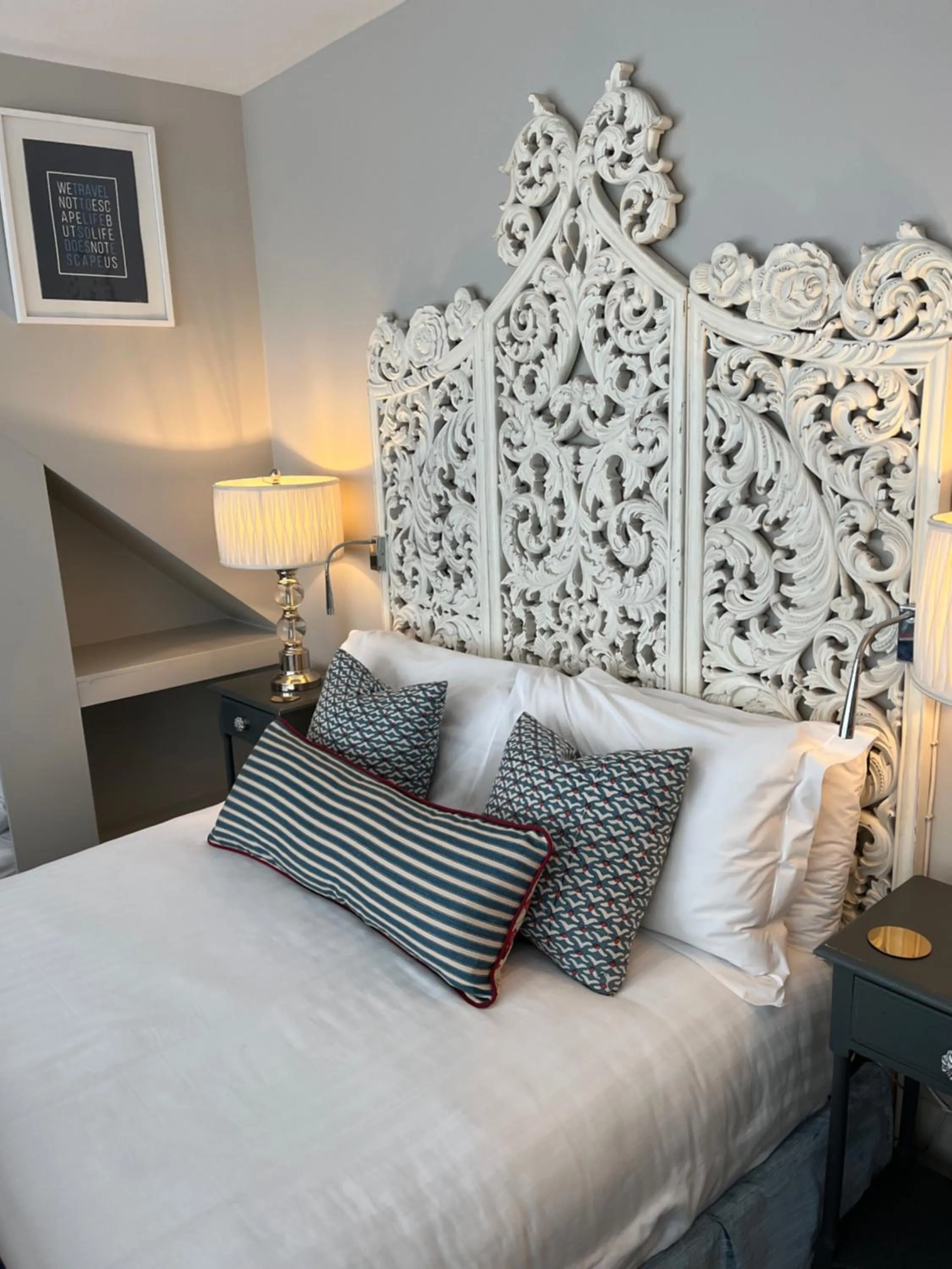 Bed in Rooms at number one