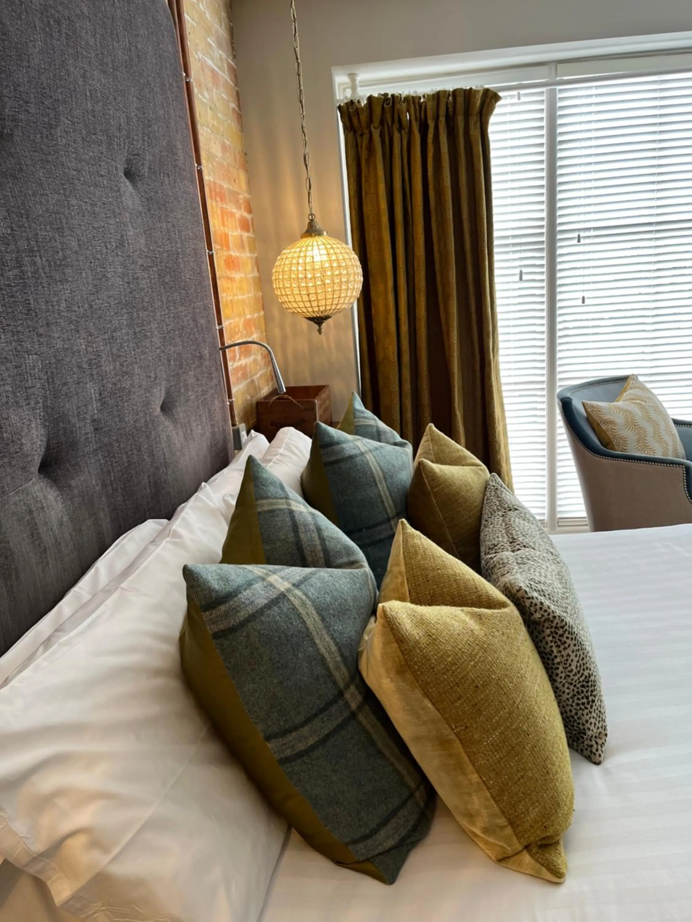 Bed in Rooms at number one