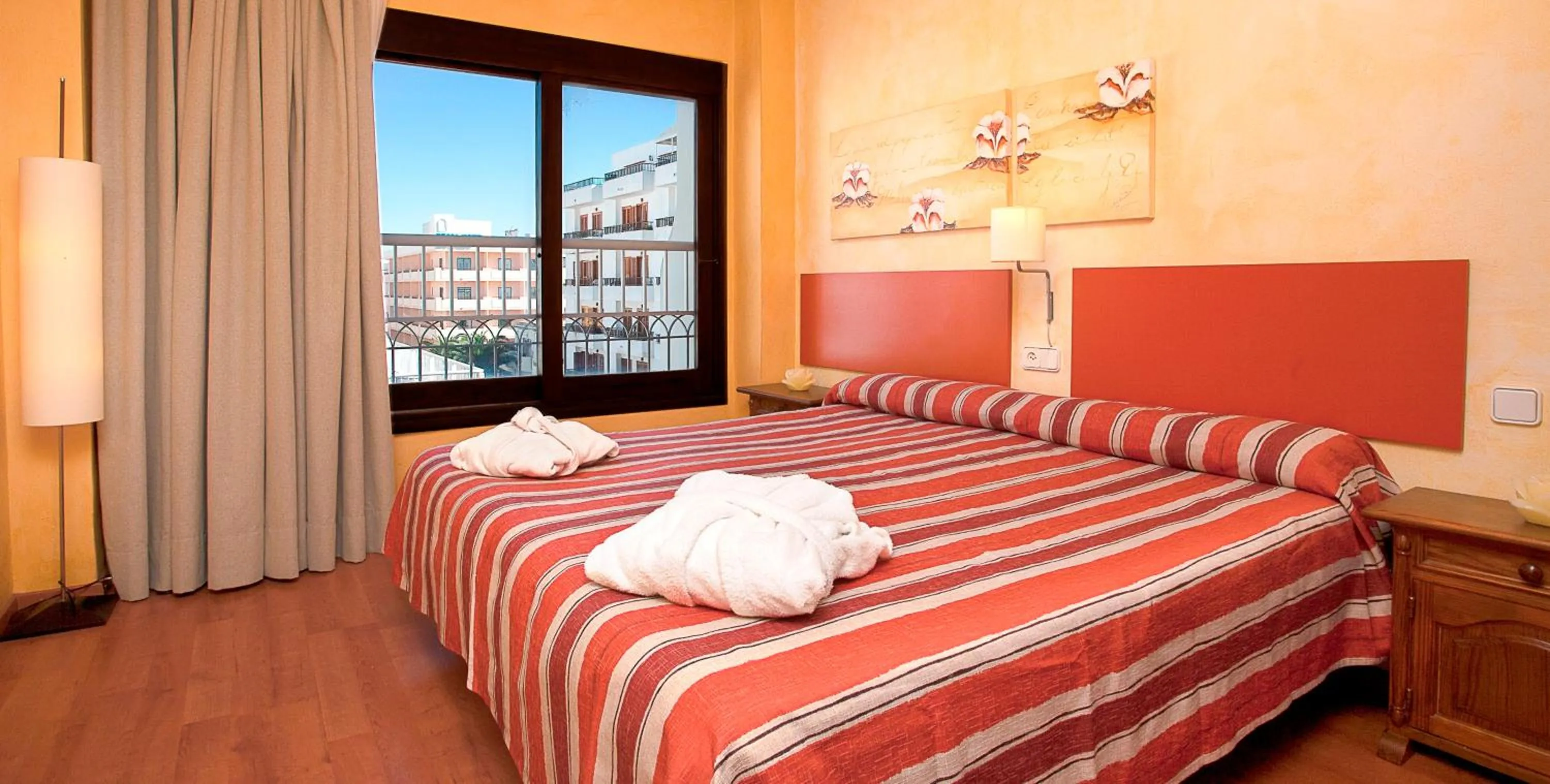 Bedroom, Bed in Apartamentos Parot Quality