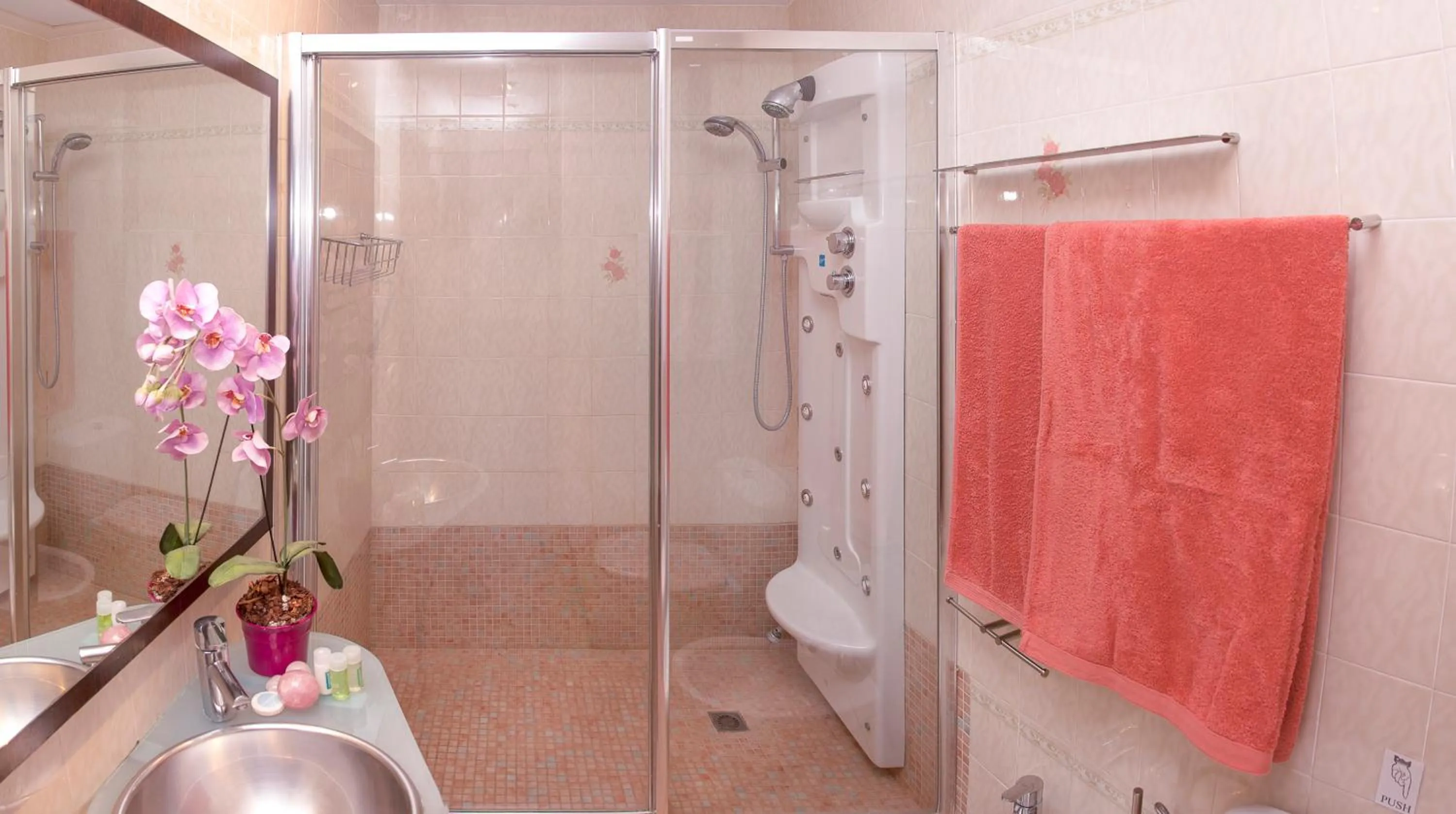 Bathroom in Apartamentos Parot Quality