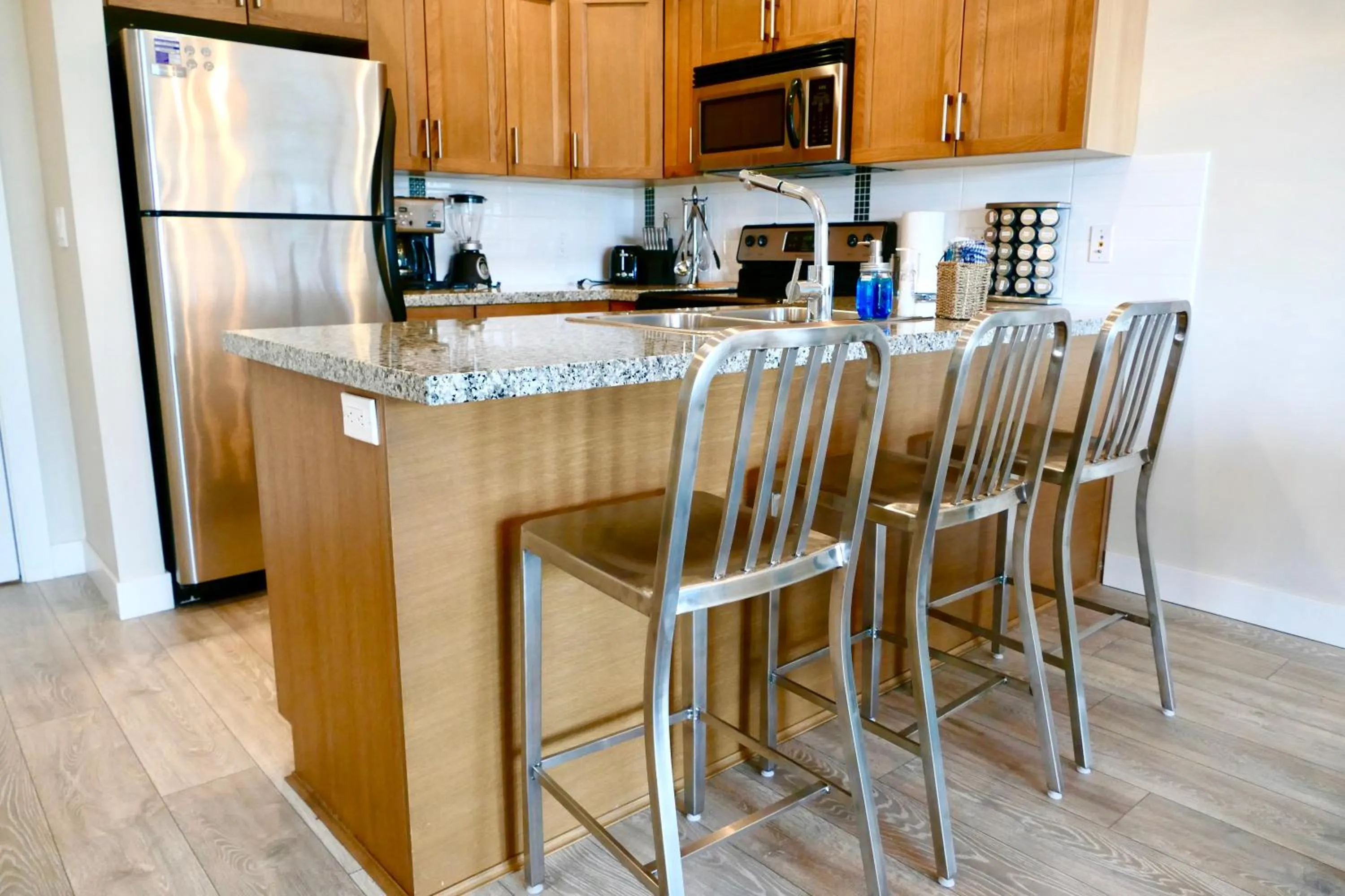 Kitchen or kitchenette in Copper Oasis