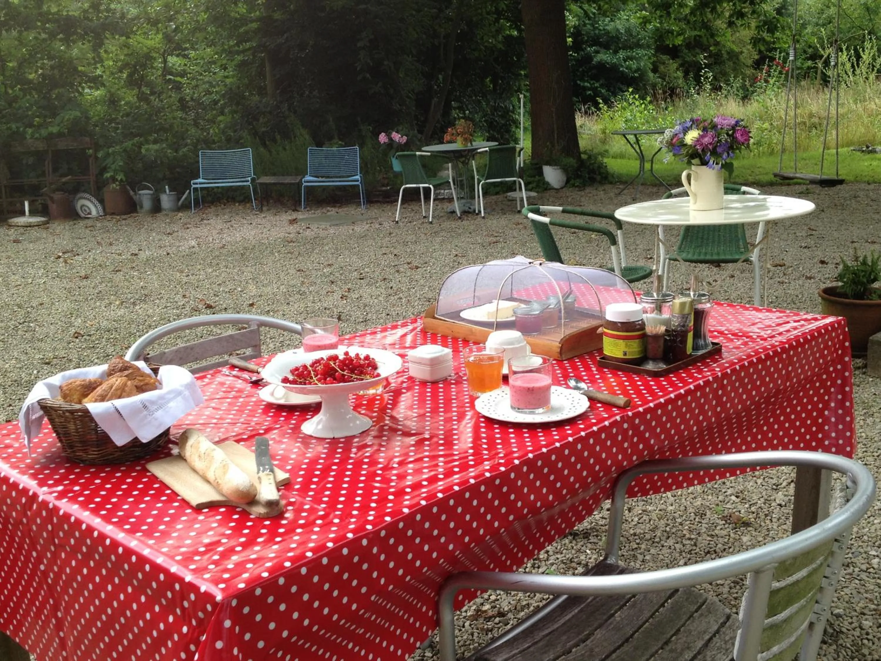 Continental breakfast in De Weide Wereld