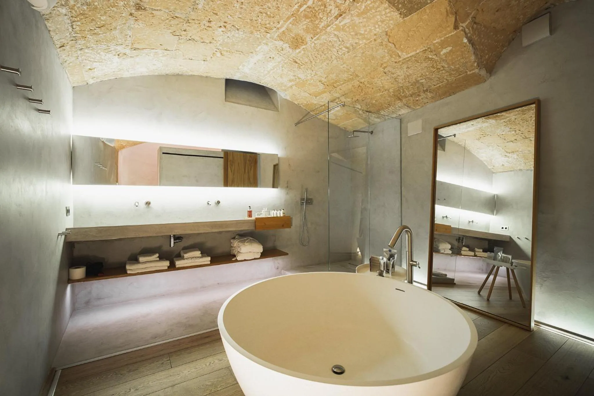 Bathroom, Bed in Purohotel Palma