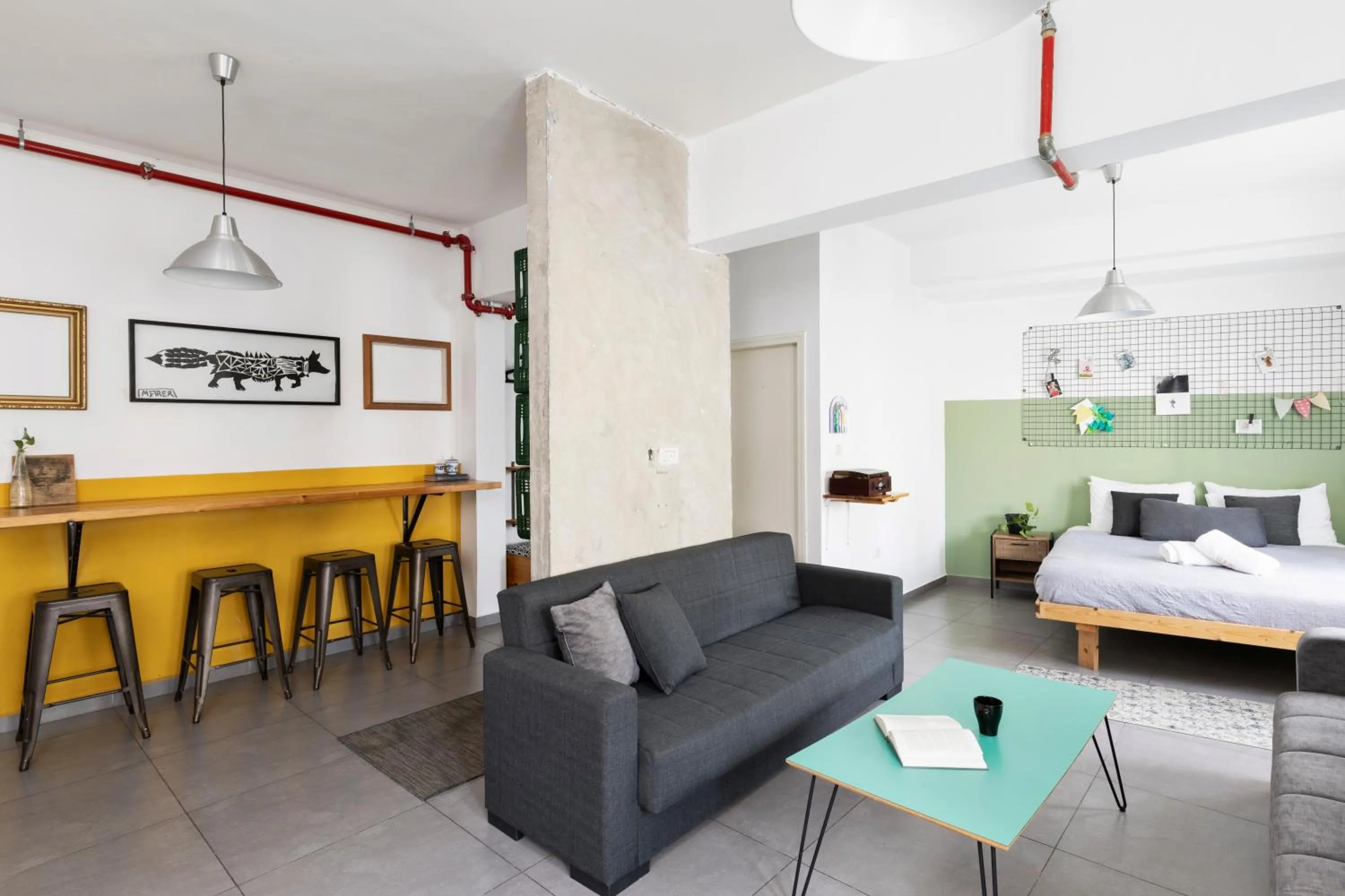 Living room, Bed in Rena's House