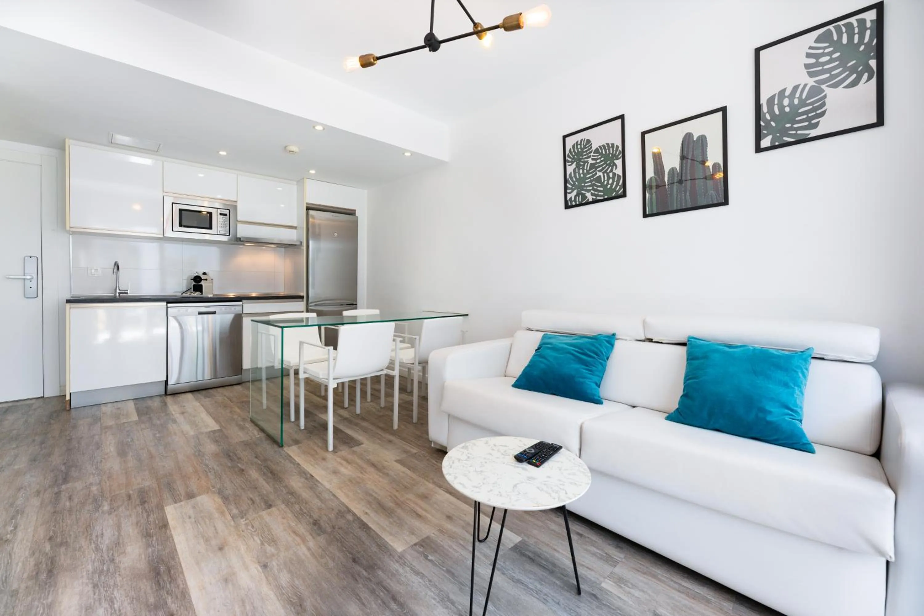 Kitchen or kitchenette in Bristol Sunset Beach - Holiday Apartments