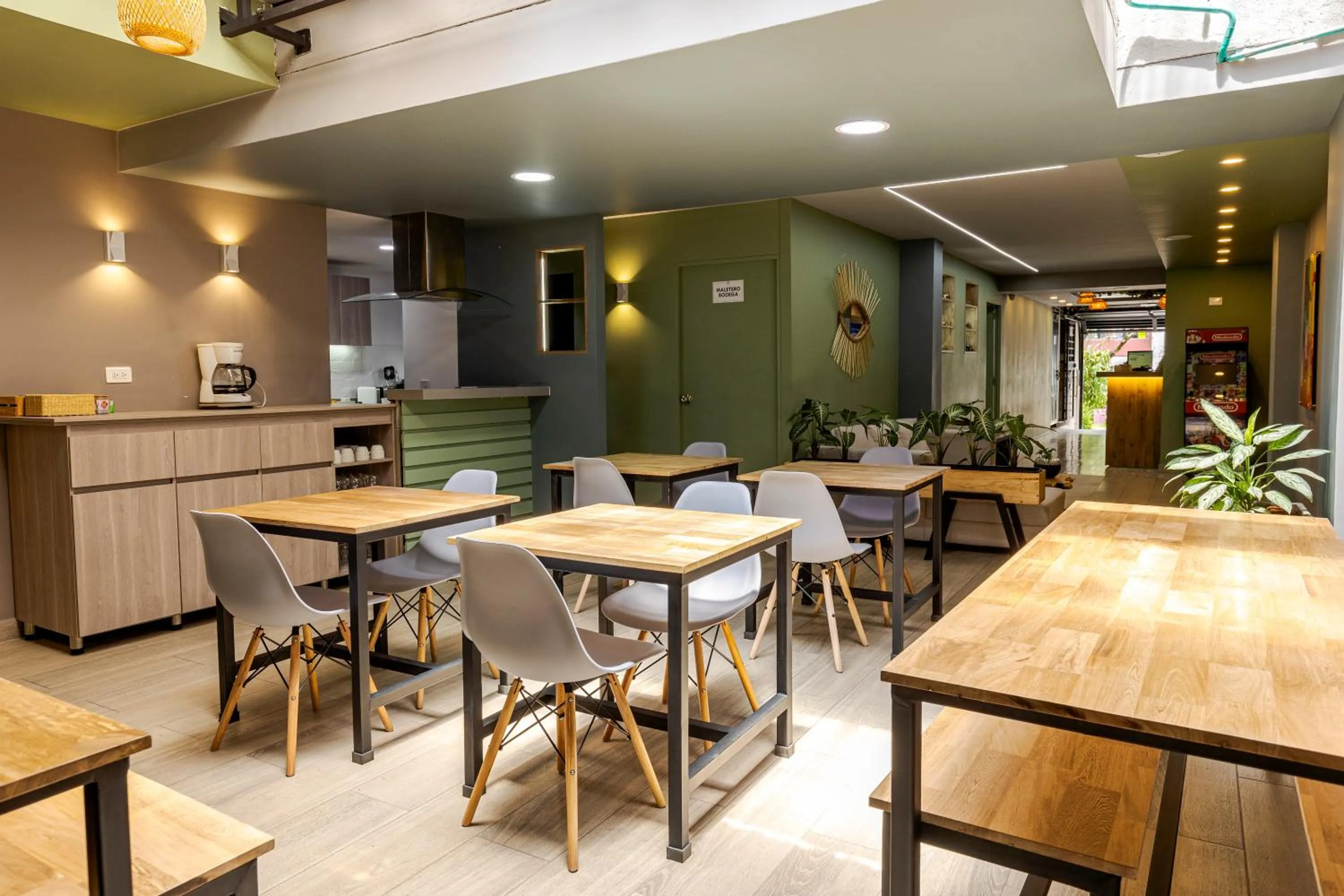 Area and facilities in Poblado Guest House