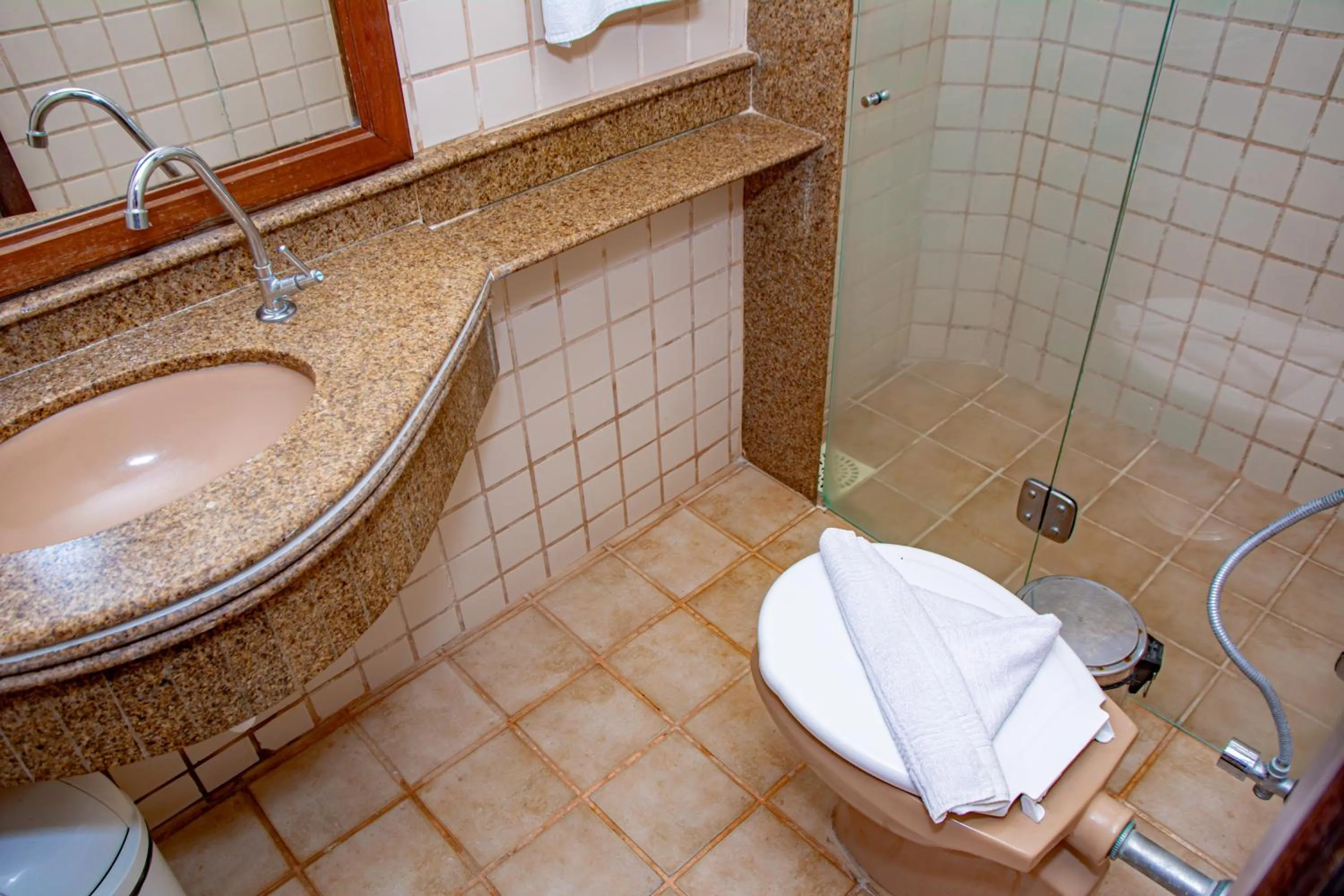 Bathroom in O Tempo e o Vento