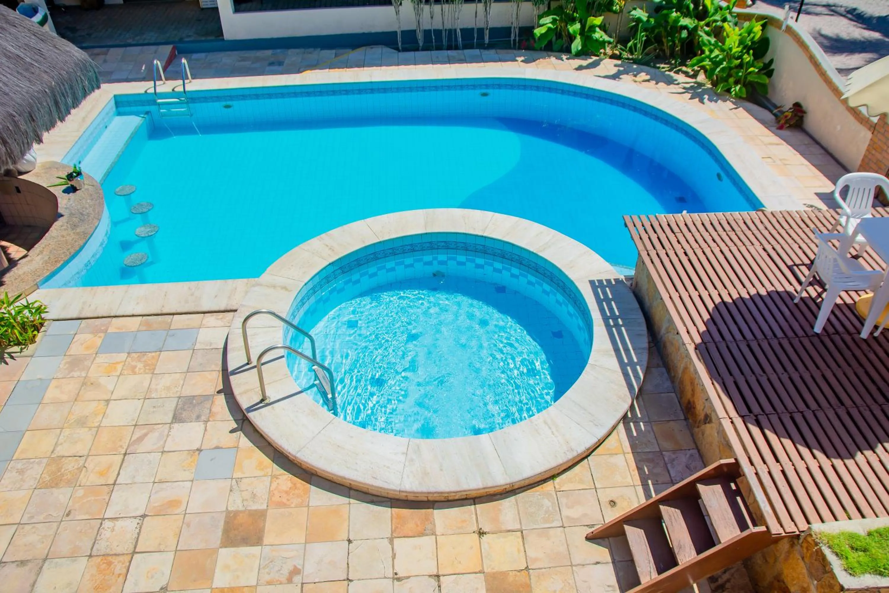 Swimming pool in O Tempo e o Vento