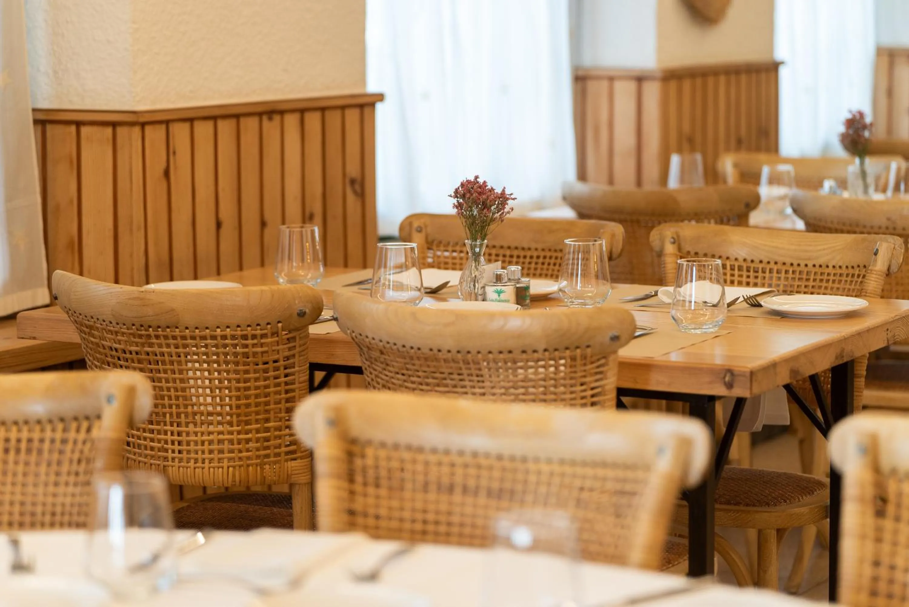 Restaurant/places to eat in Las Palmeras