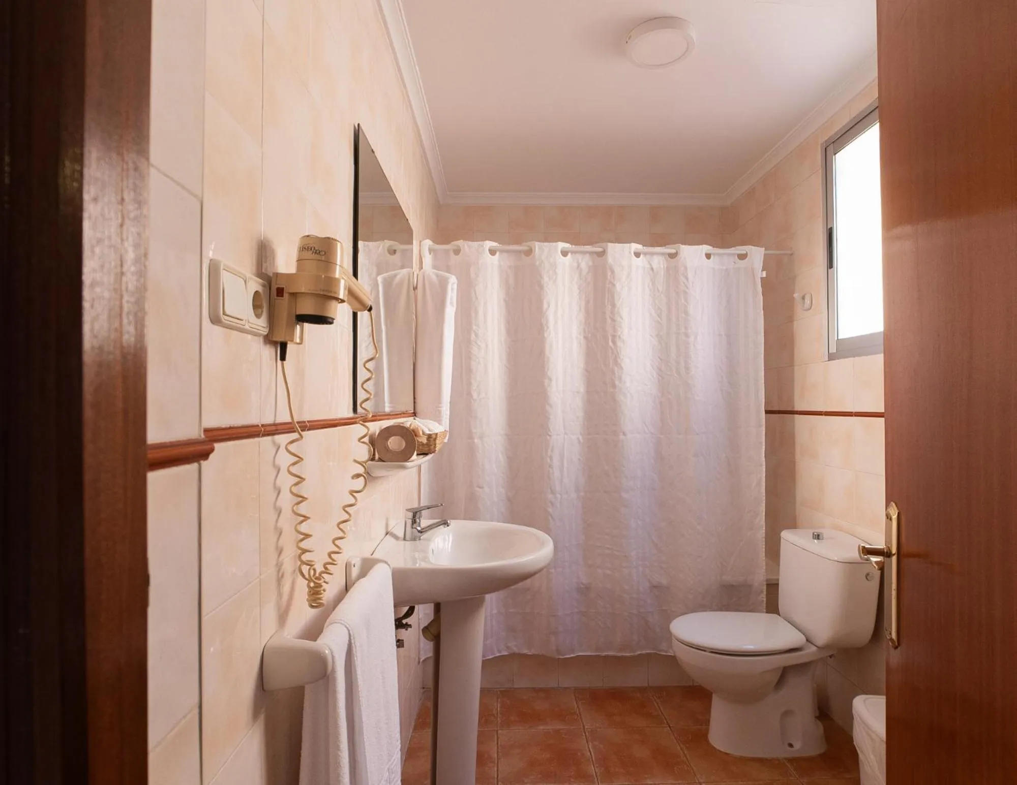 Shower in Las Palmeras