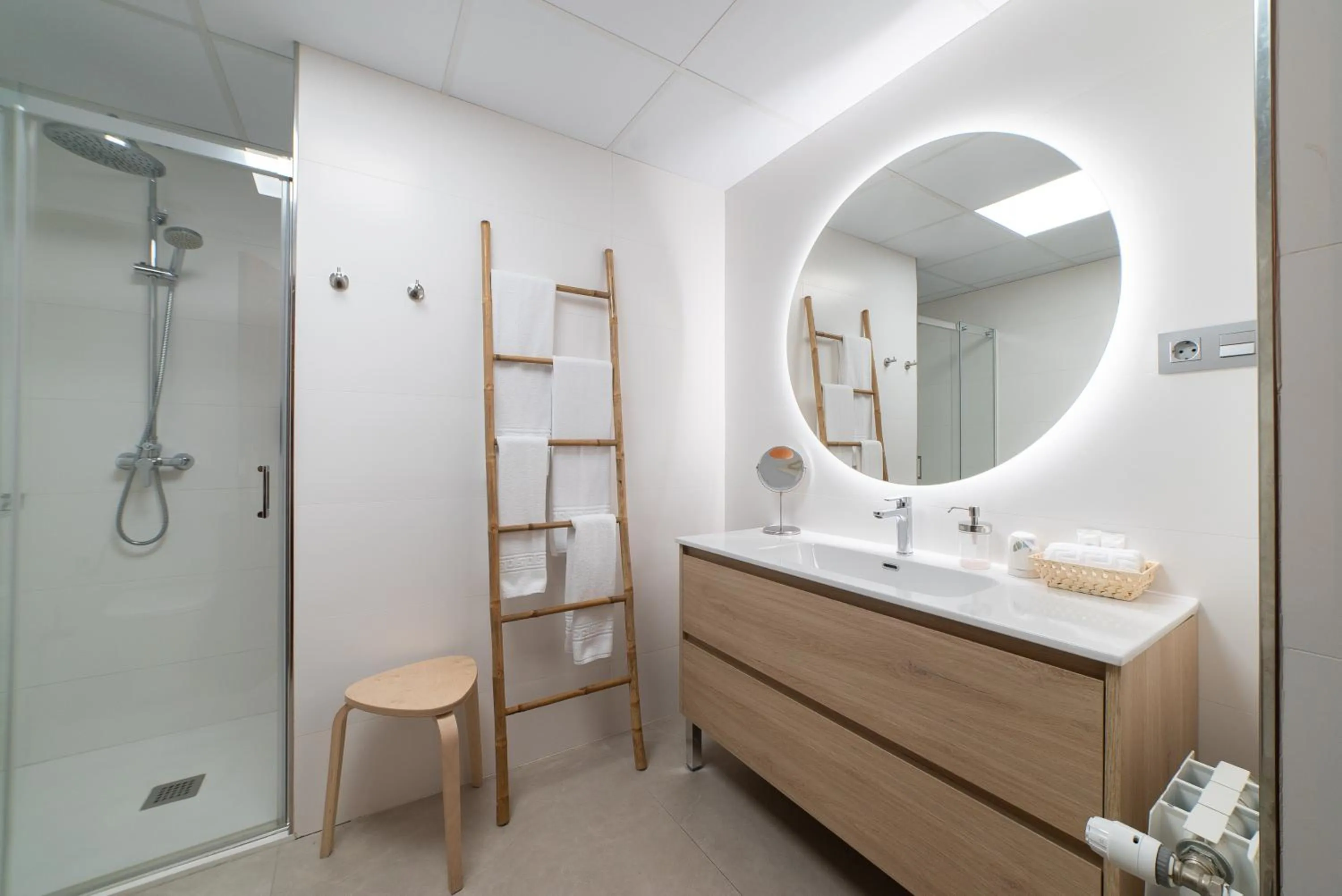 Shower in Las Palmeras