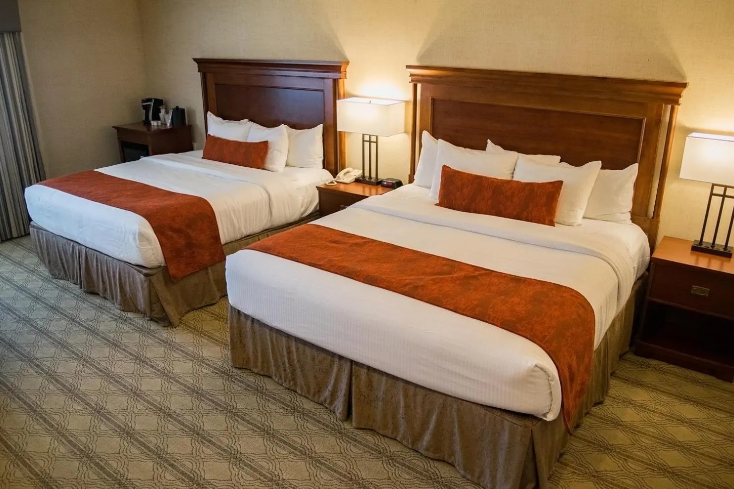 Bedroom, Bed in The Inn at Virginia Tech - On Campus