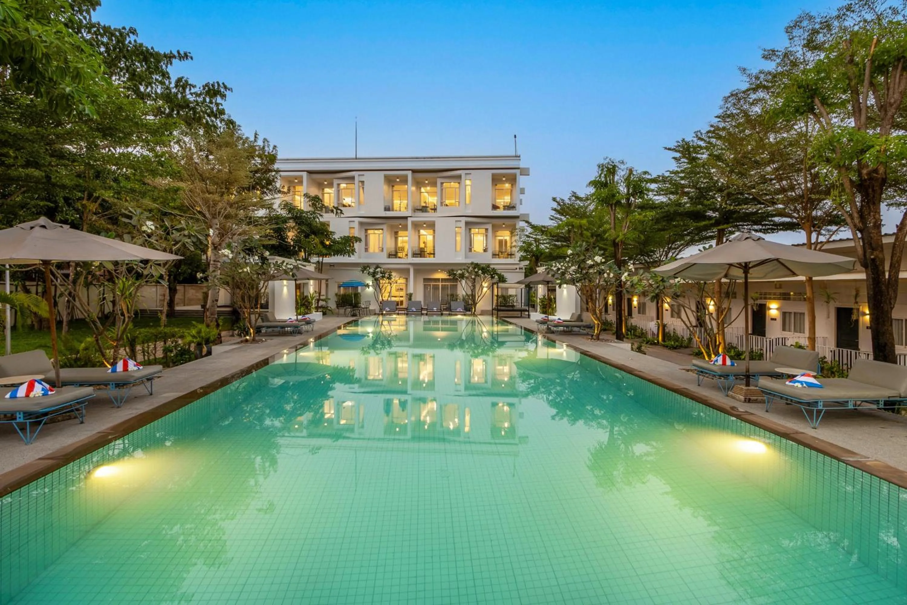 Swimming pool in Elysium Suite