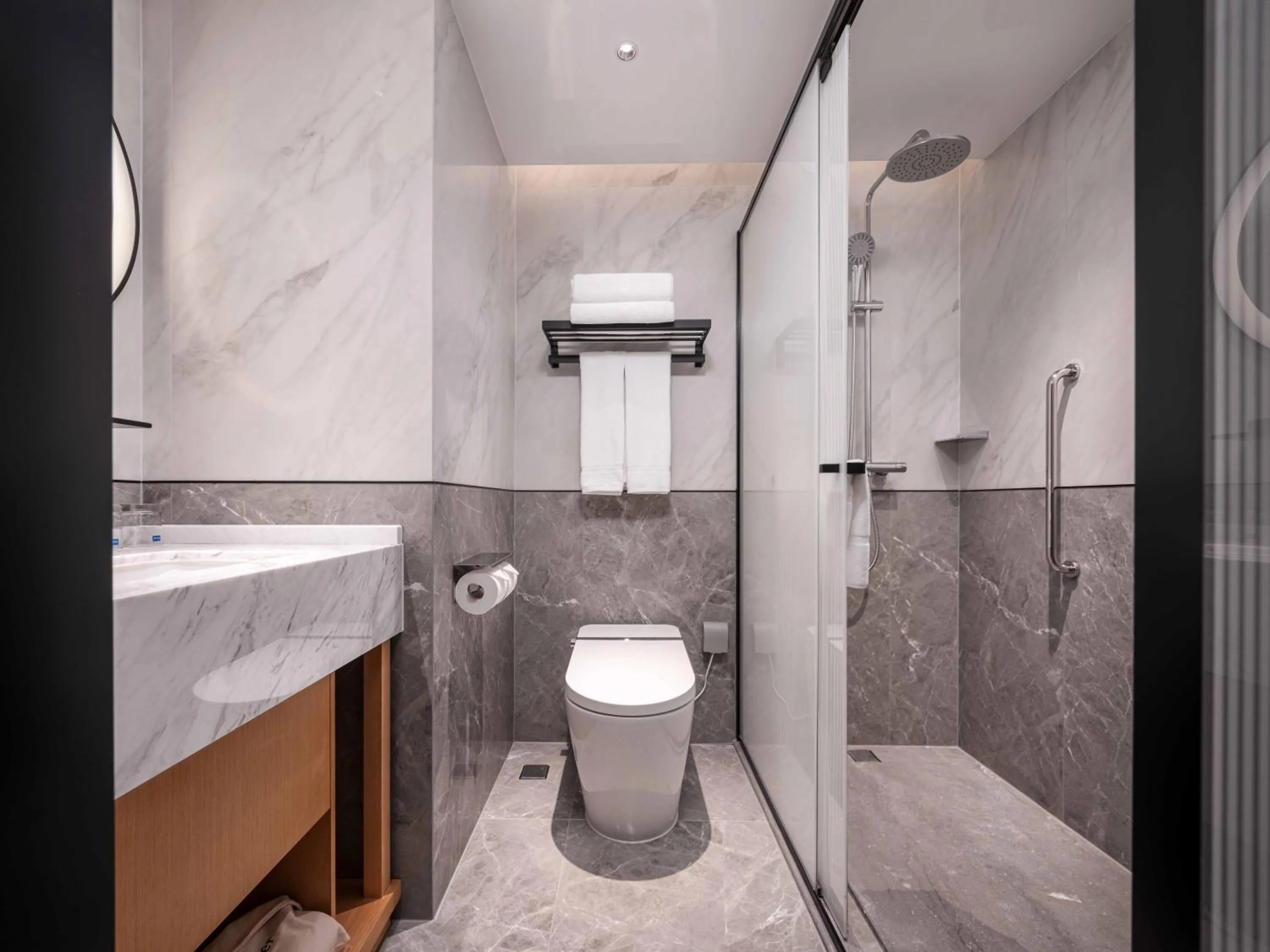 Bathroom in Hilton Garden Inn Beijing Temple Of Heaven East Gate Station