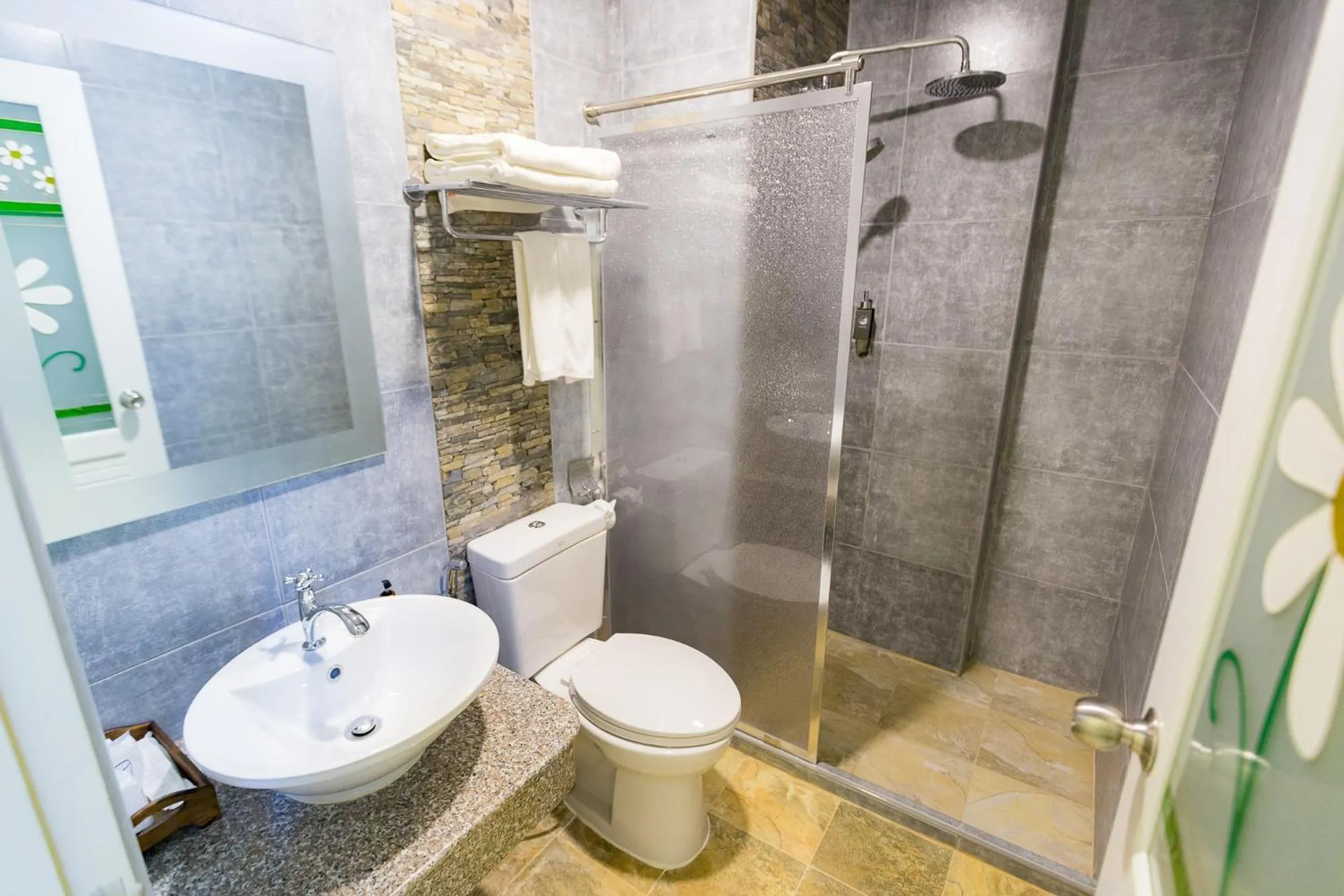 Shower in Hi Chiangrai Hotel