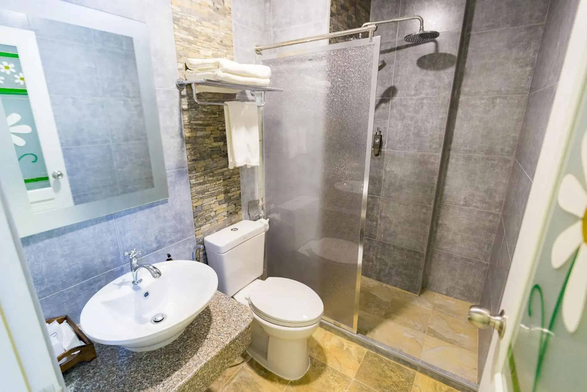 Deluxe Pool Side Twin Beds in Hi Chiangrai Hotel Deluxe Pool Side Twin Beds in Hi Chiangrai Hotel