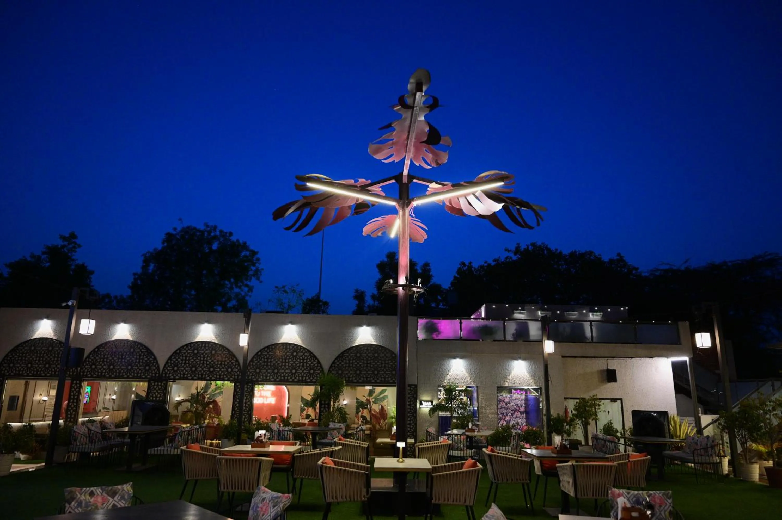 Restaurant/places to eat in The Ambassador - Hotel & Conference Center