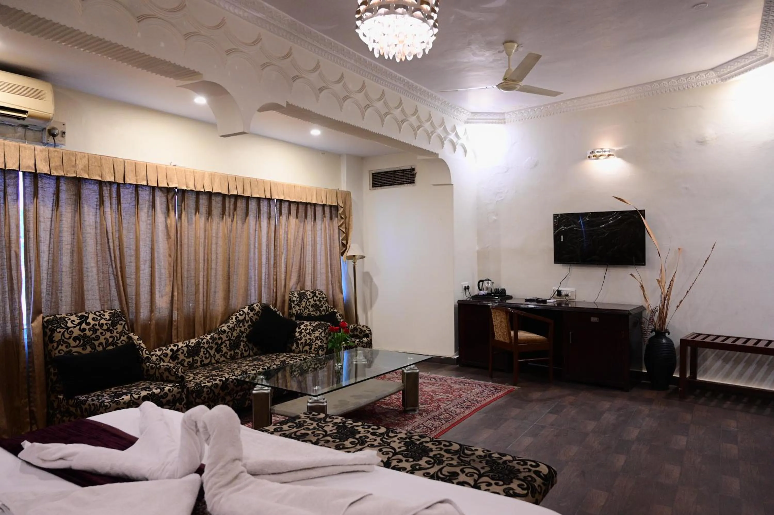 Living room in The Ambassador - Hotel & Conference Center