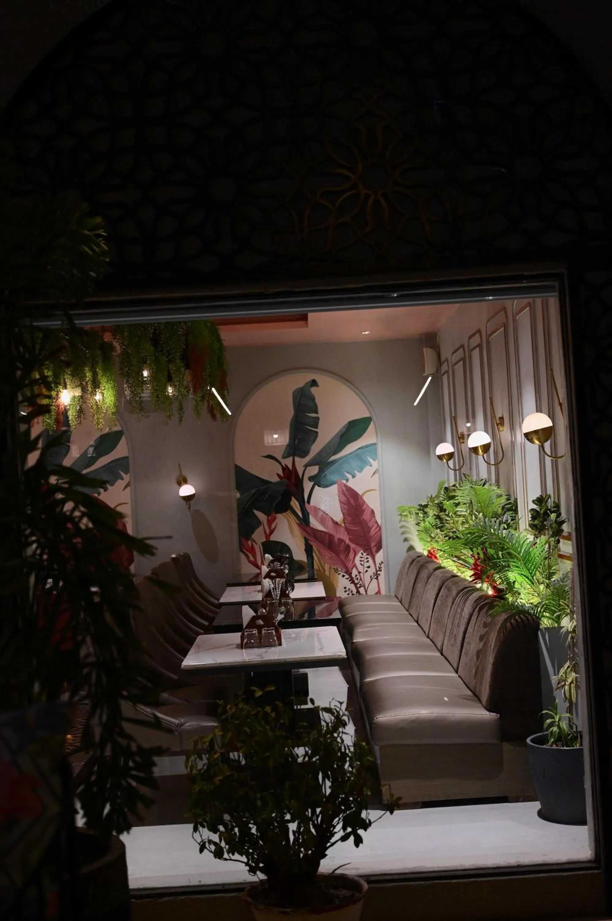 Restaurant/places to eat in The Ambassador - Hotel & Conference Center