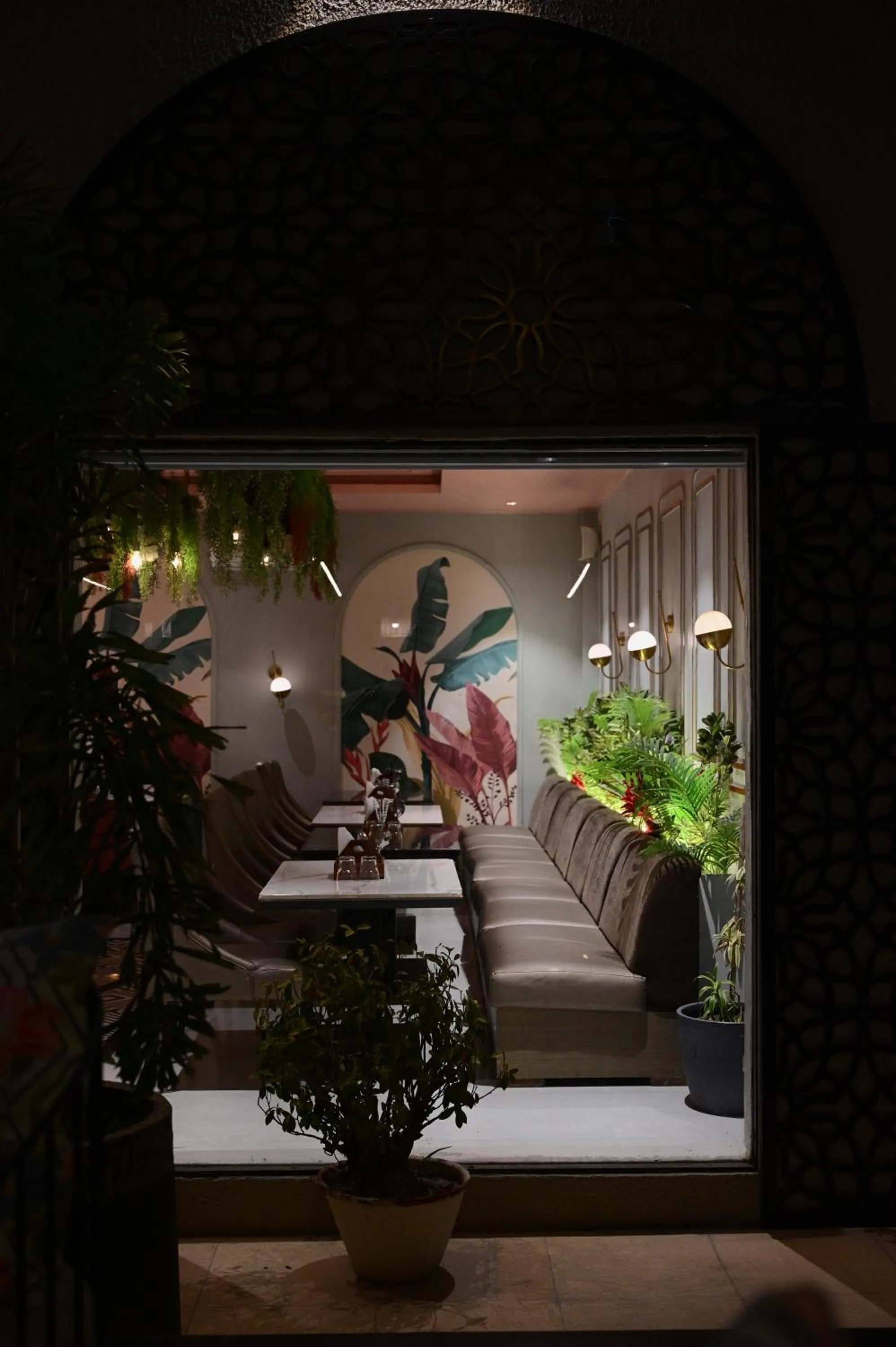 Restaurant/places to eat in The Ambassador - Hotel & Conference Center