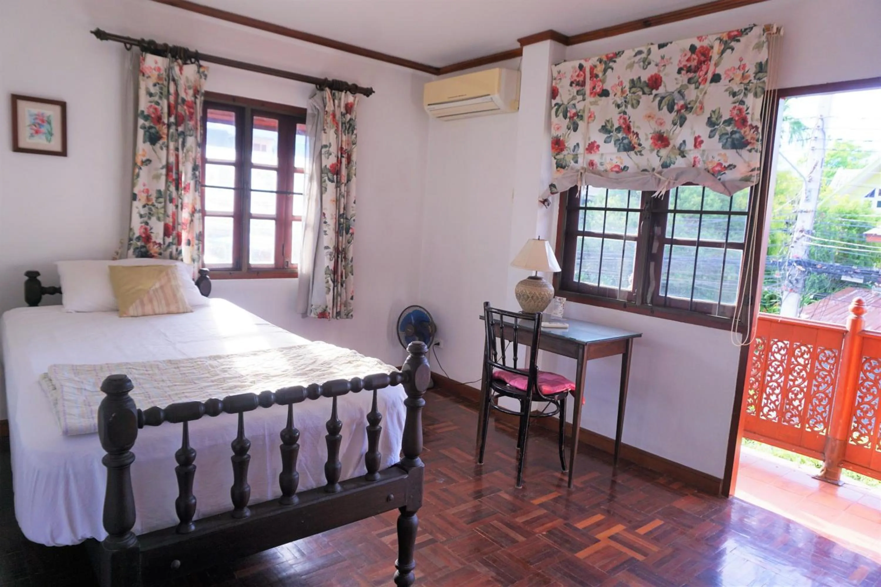 Bedroom, Bed in Tiptopthai House