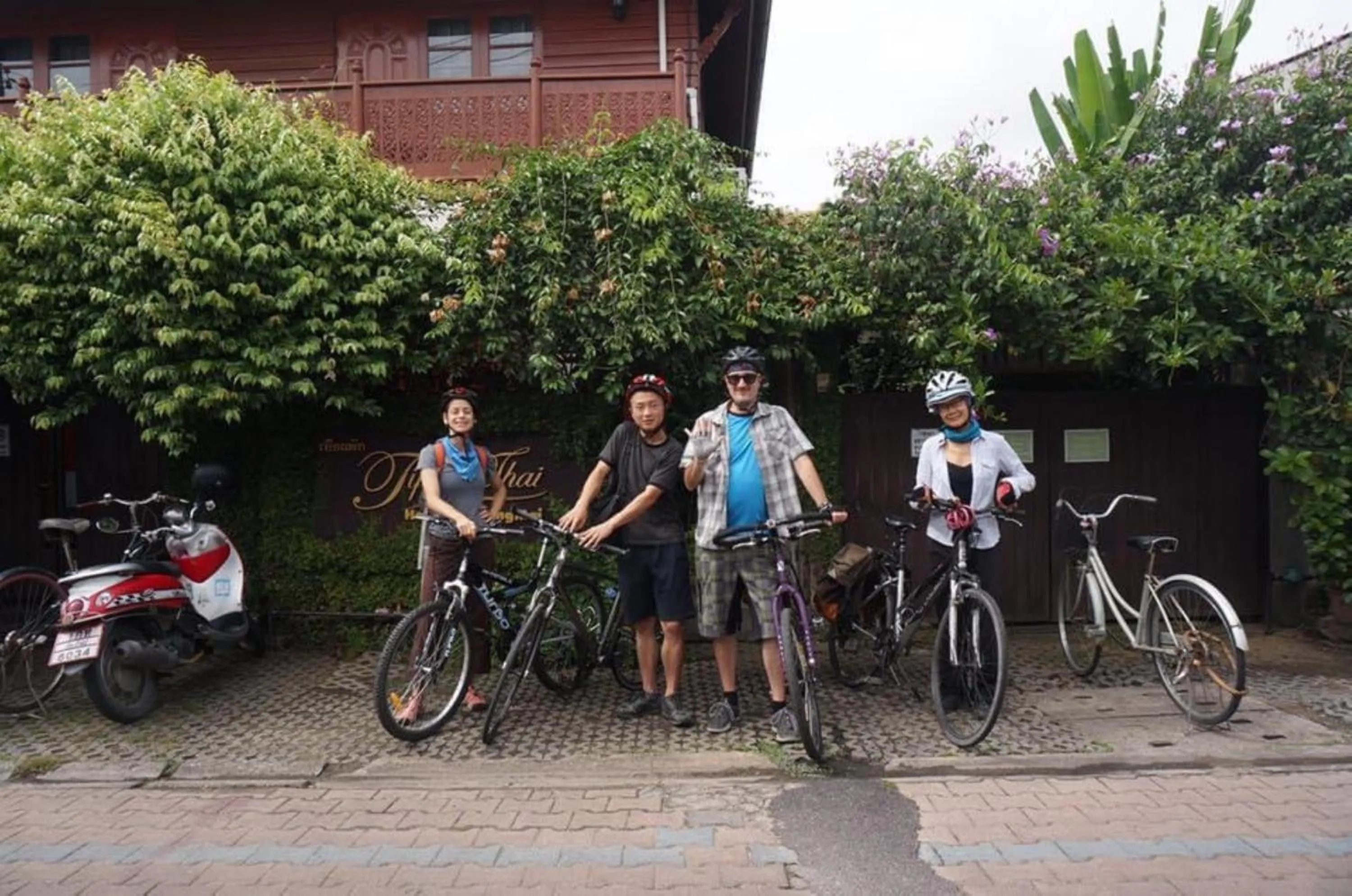 People in Tiptopthai House