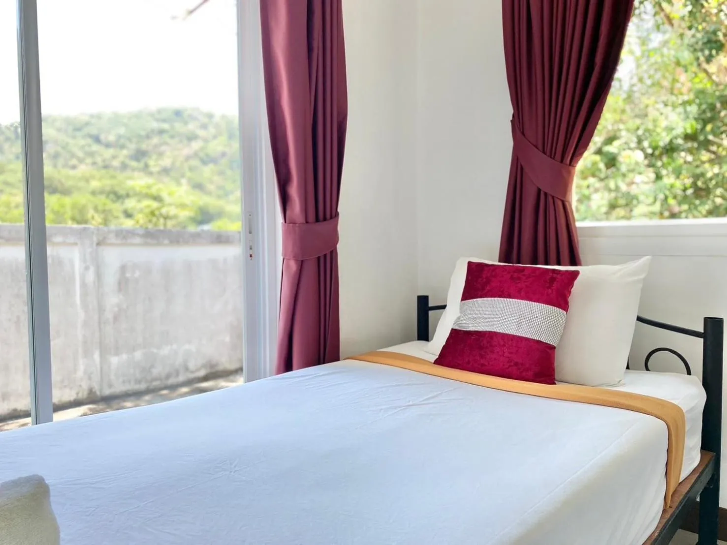 Bed in Chalong - 4 Bedroom Private Pool Villa - Phuket