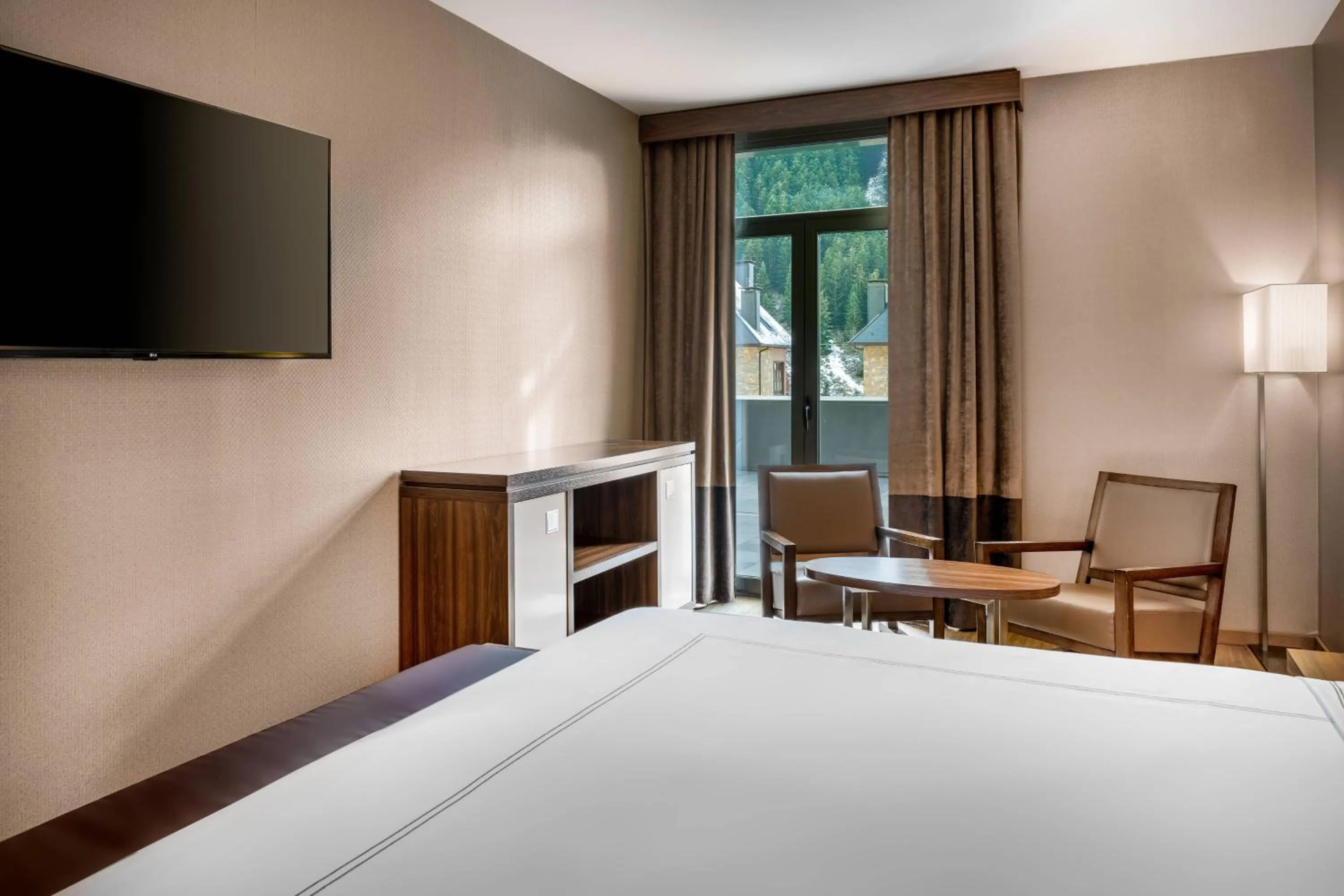 Bedroom, Bed in Hotel AC Baqueira Ski Resort, Autograph Collection