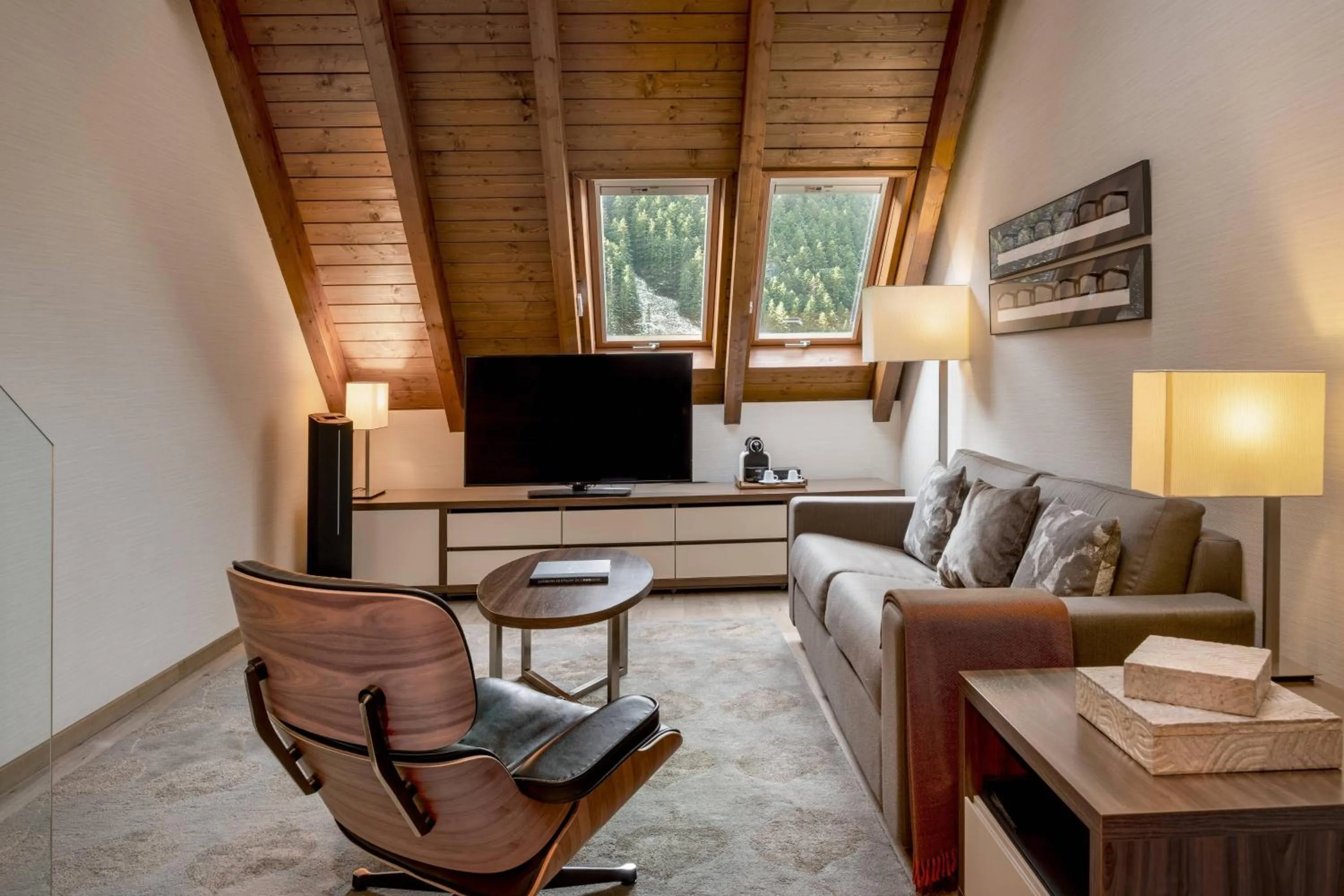Living room in Hotel AC Baqueira Ski Resort, Autograph Collection