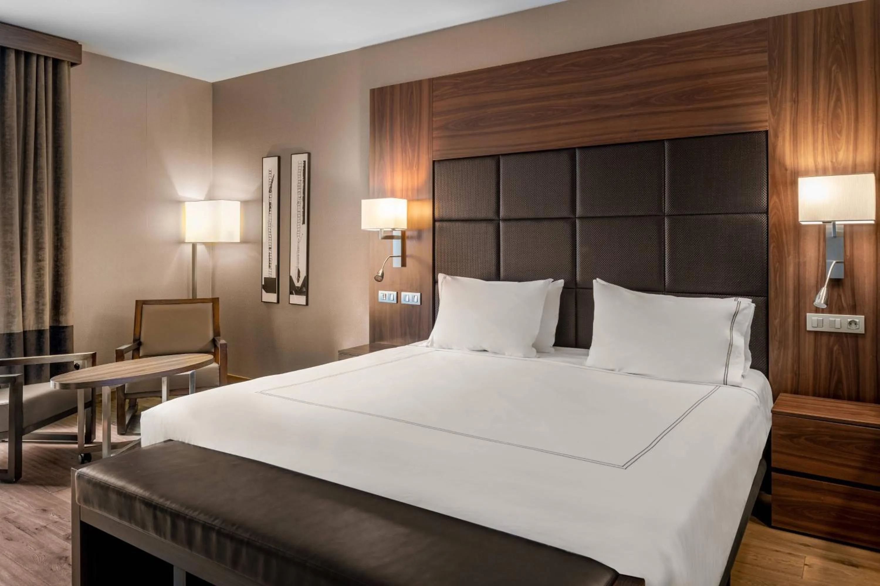 Bedroom, Bed in Hotel AC Baqueira Ski Resort, Autograph Collection