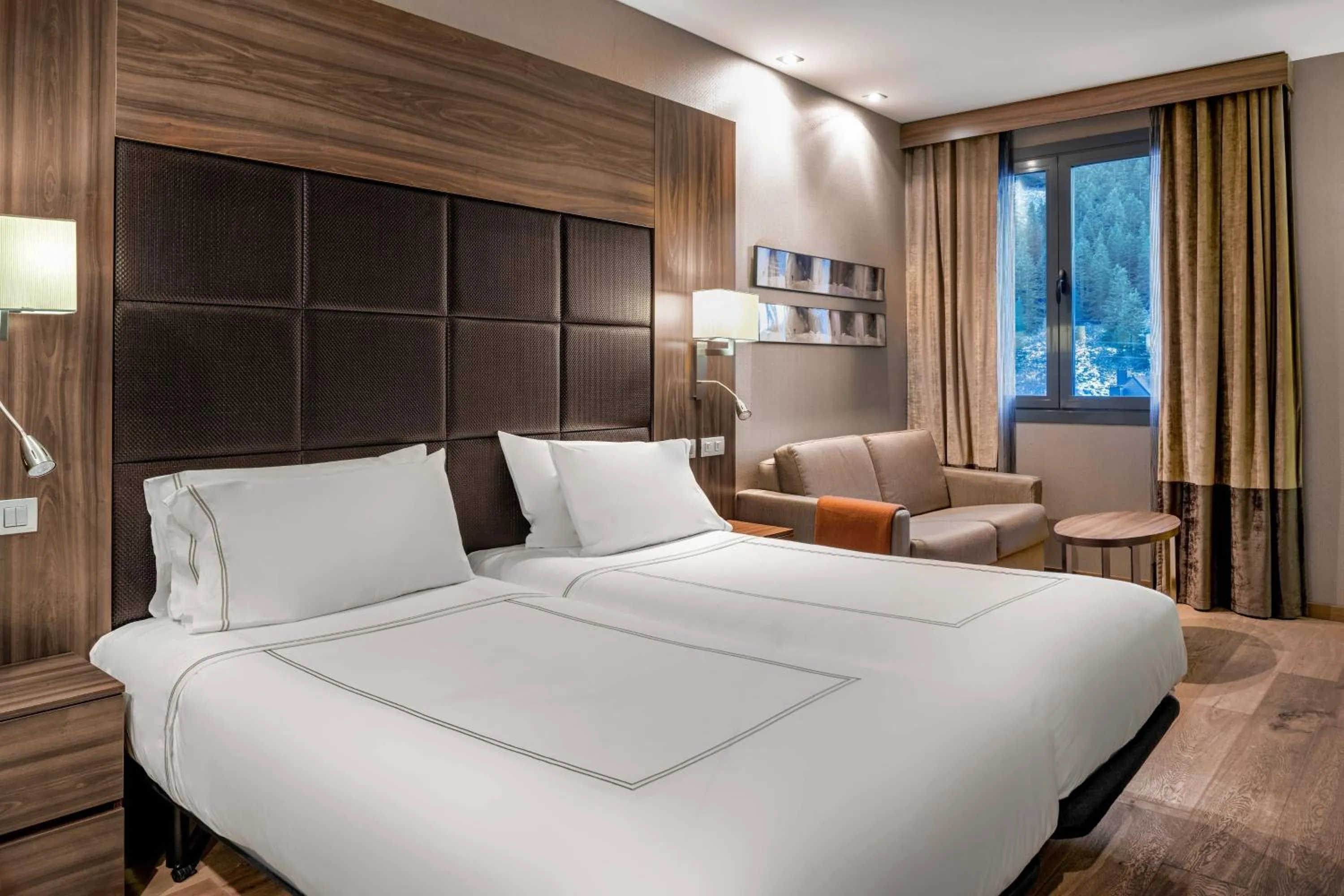 Photo of the whole room, Bed in Hotel AC Baqueira Ski Resort, Autograph Collection