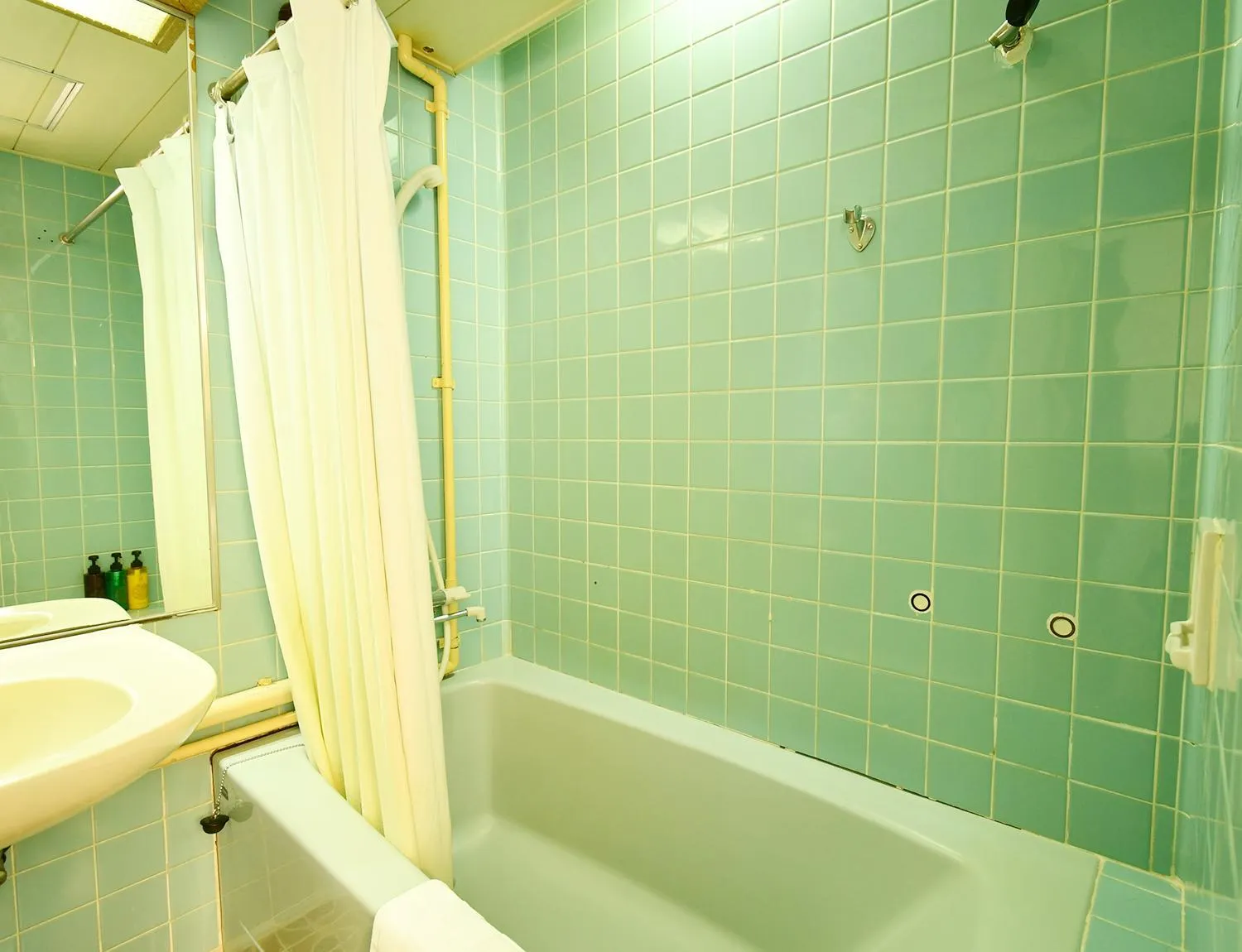 Sunrise Hotel Okinawa-どこか懐かしいレトロ宿軽朝食付