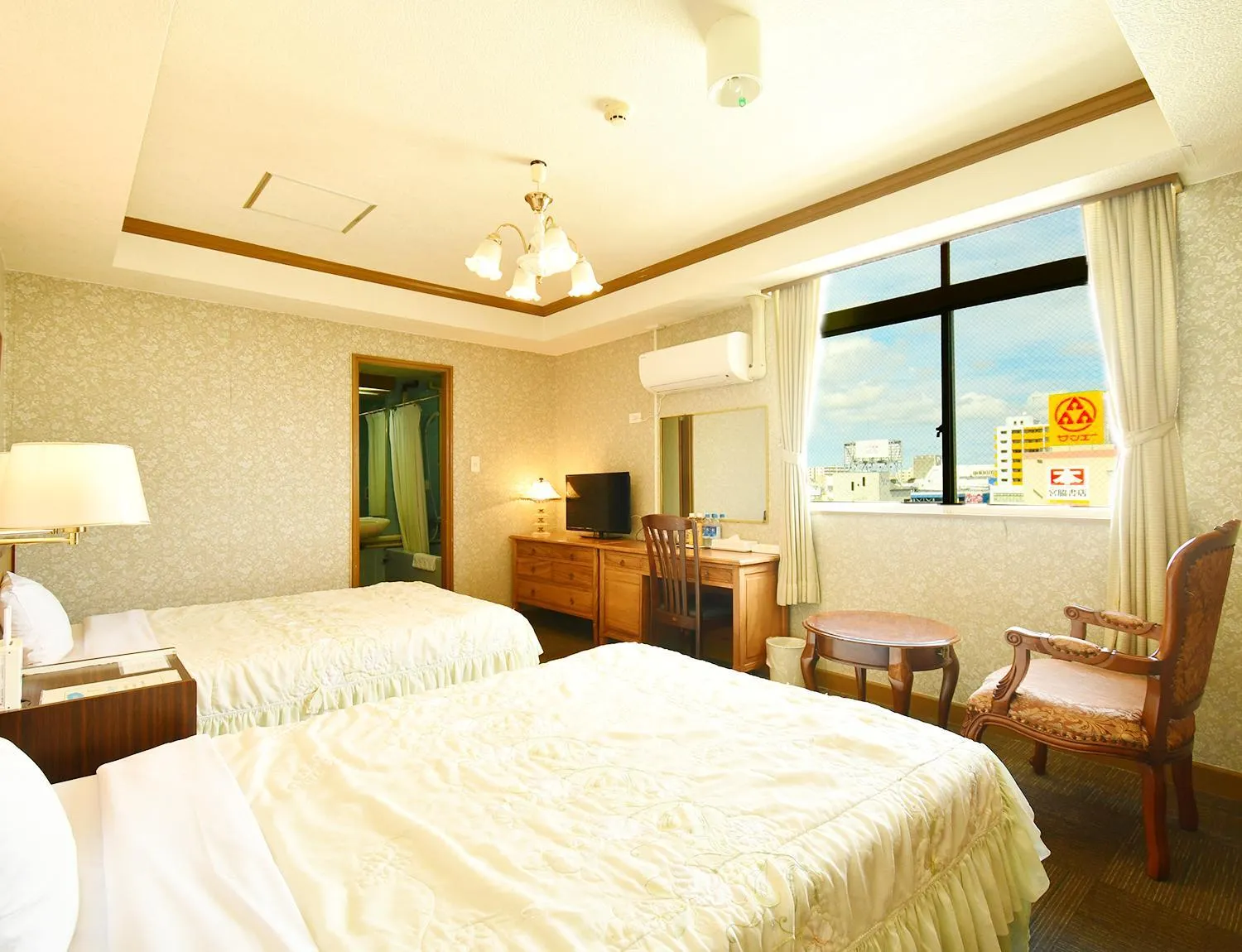 Bed in Sunrise Hotel Okinawa-どこか懐かしいレトロ宿軽朝食付