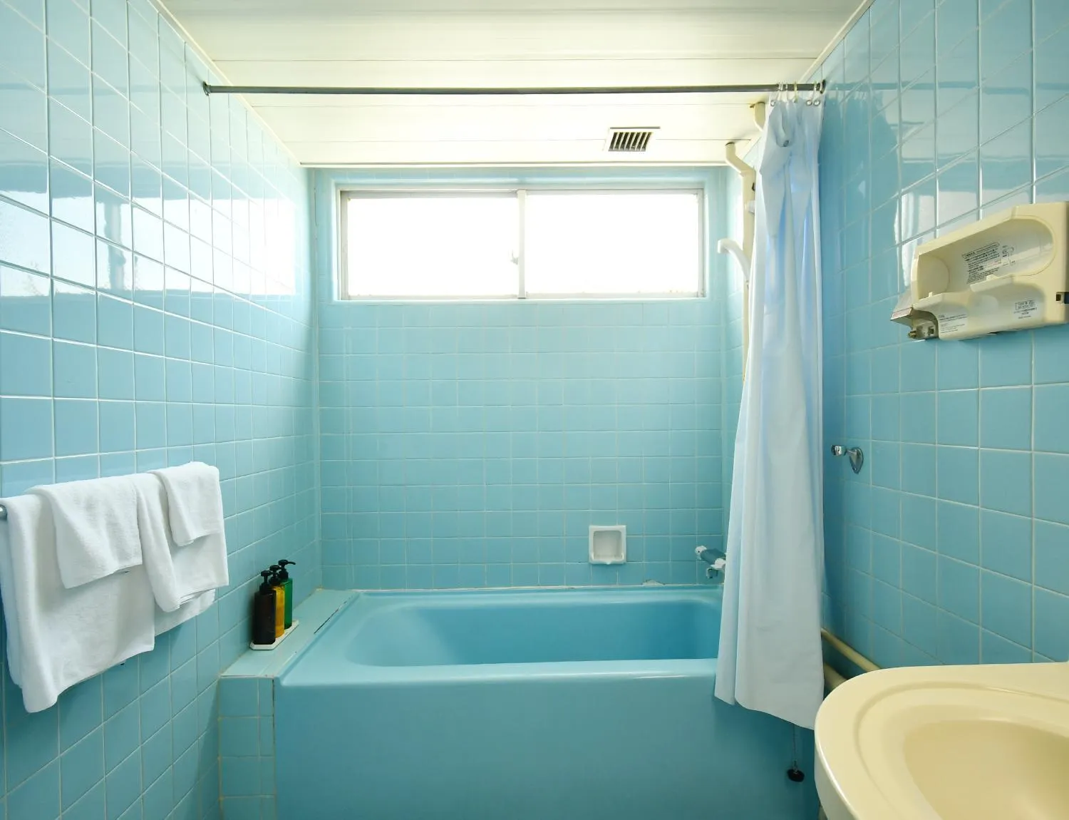 Sunrise Hotel Okinawa-どこか懐かしいレトロ宿軽朝食付