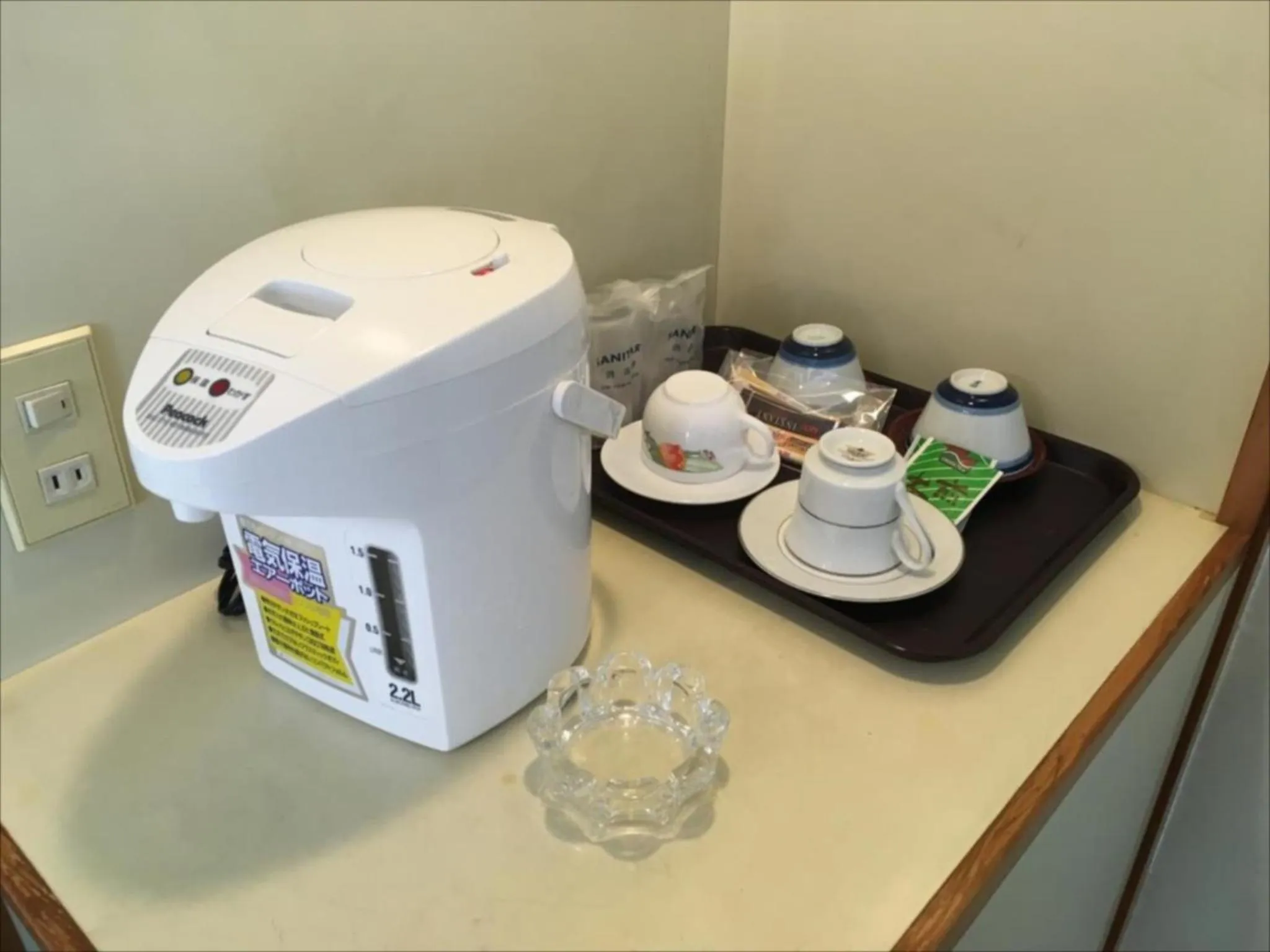 Photo of the whole room in Sunrise Hotel Okinawa-どこか懐かしいレトロ宿軽朝食付